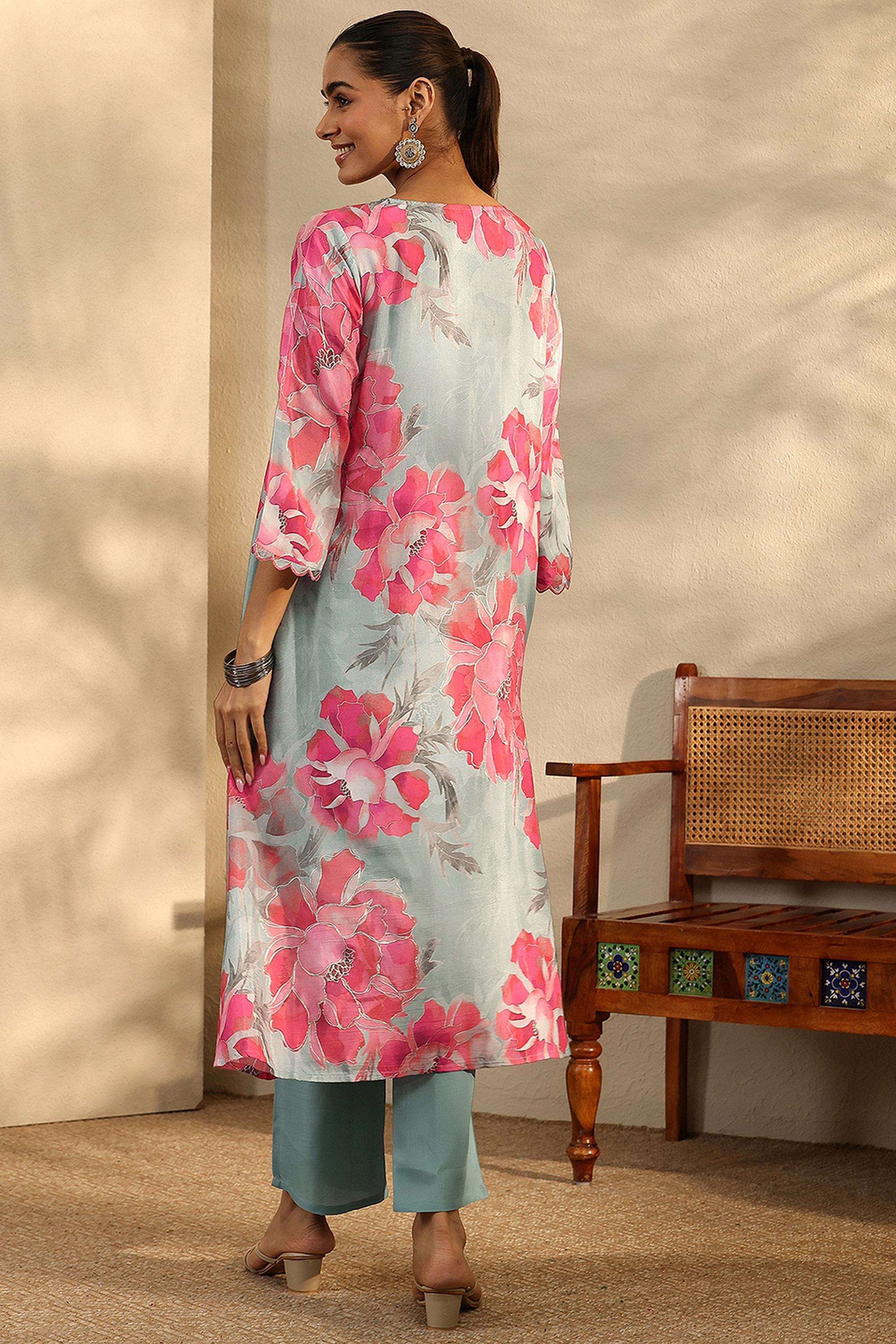 Floral-Muslin-V-Neck-Women-Kurta-with-Pant