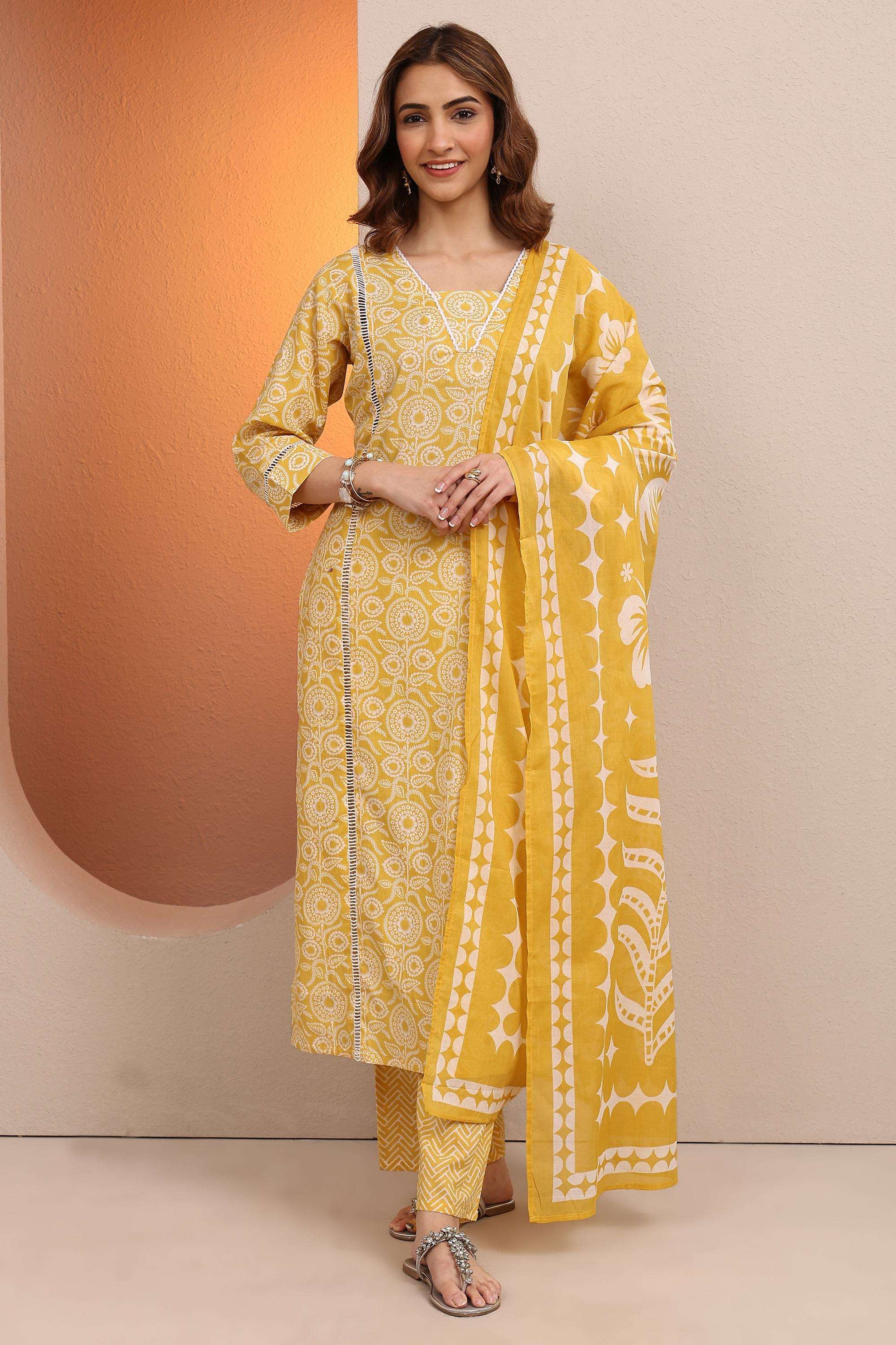 Bandhani-Cotton-V-Neck-Women-Festive-Wear-Kurta-with-Pant-and-Dupatta