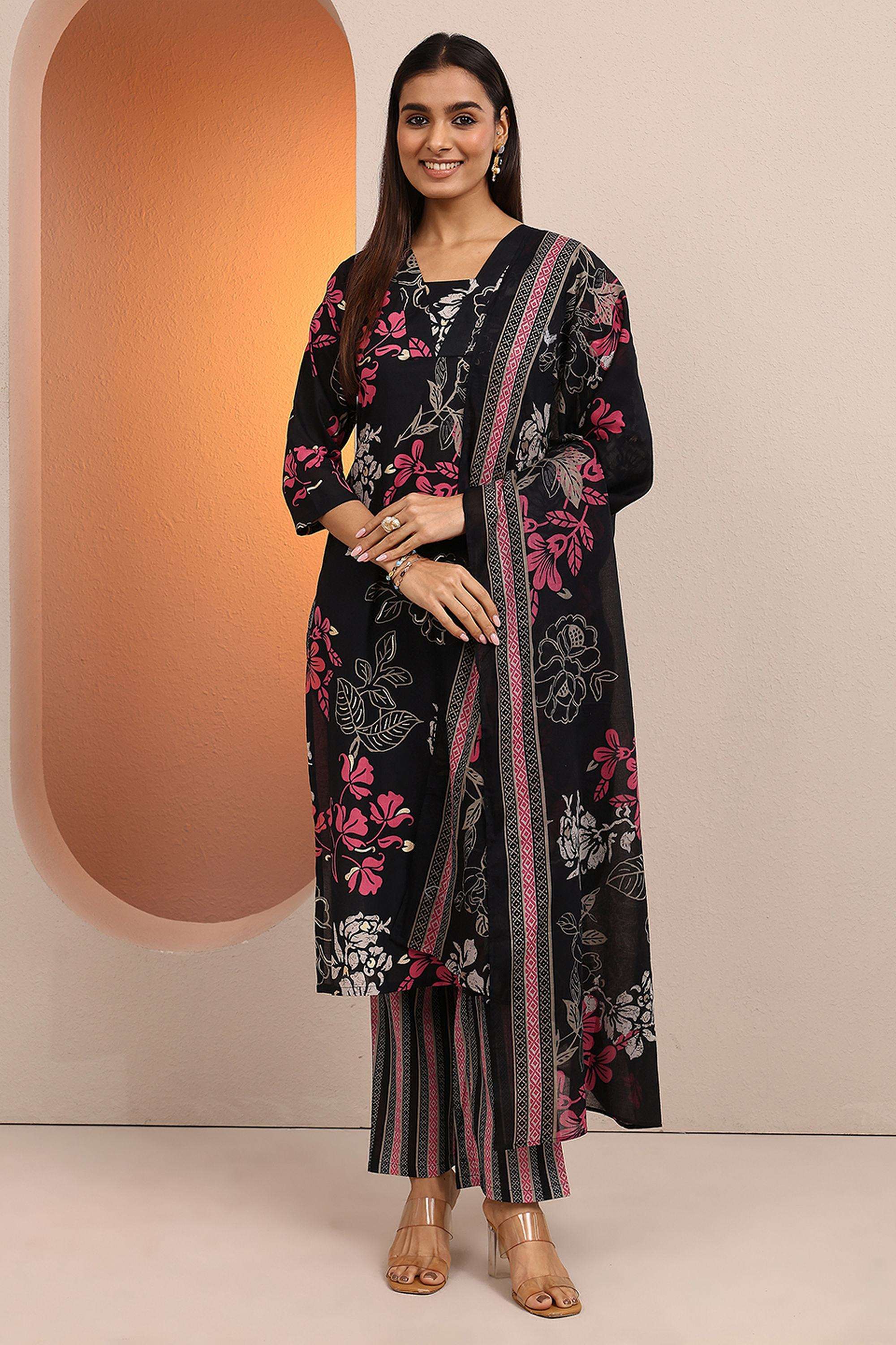 Printed-Cotton-Blend-V-Neck-Women-s-Ethnic-Kurta-Set