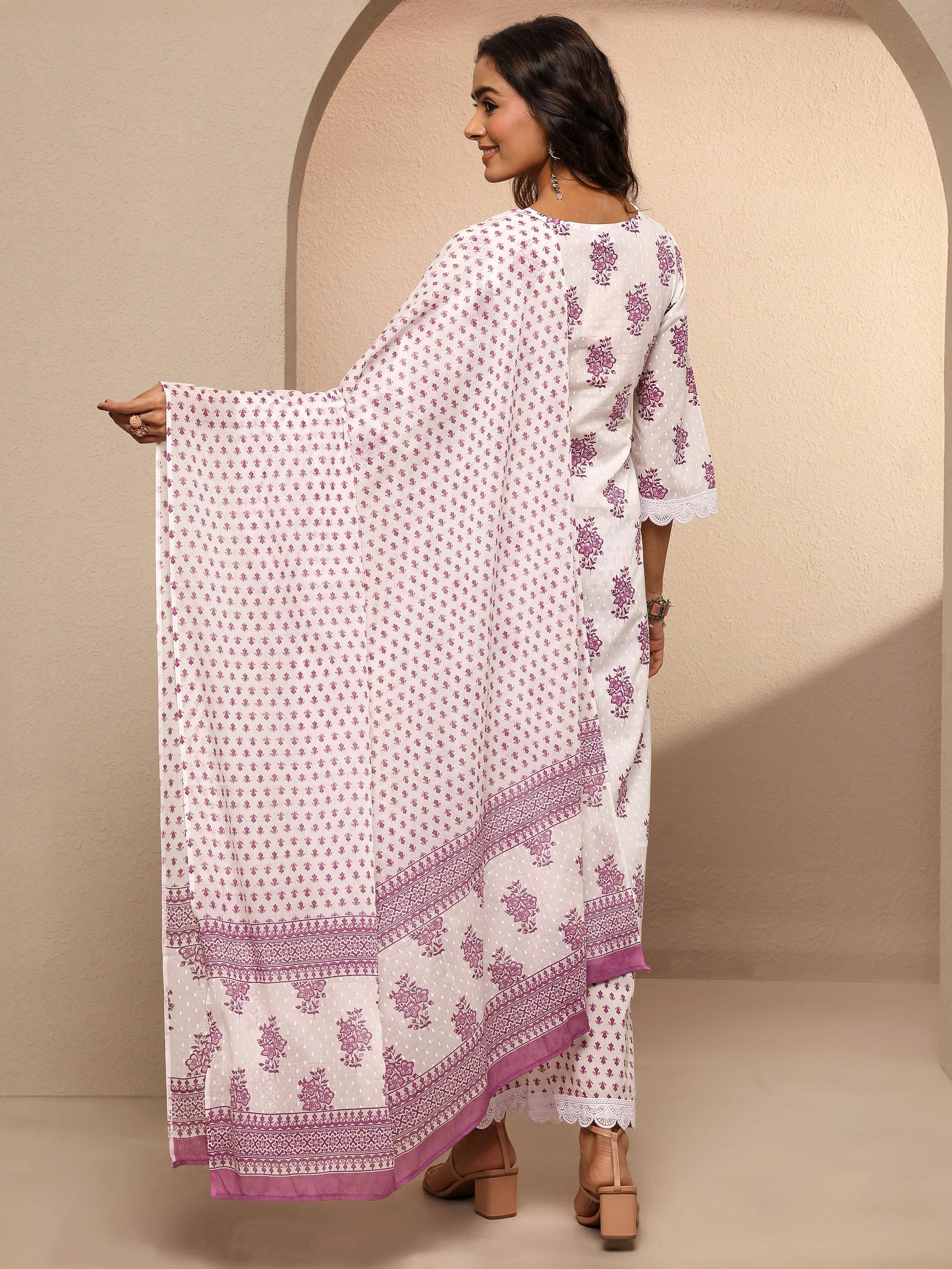 Printed-Cotton-V-Neck-Women-s-Casual-Wear-Kurta-Set