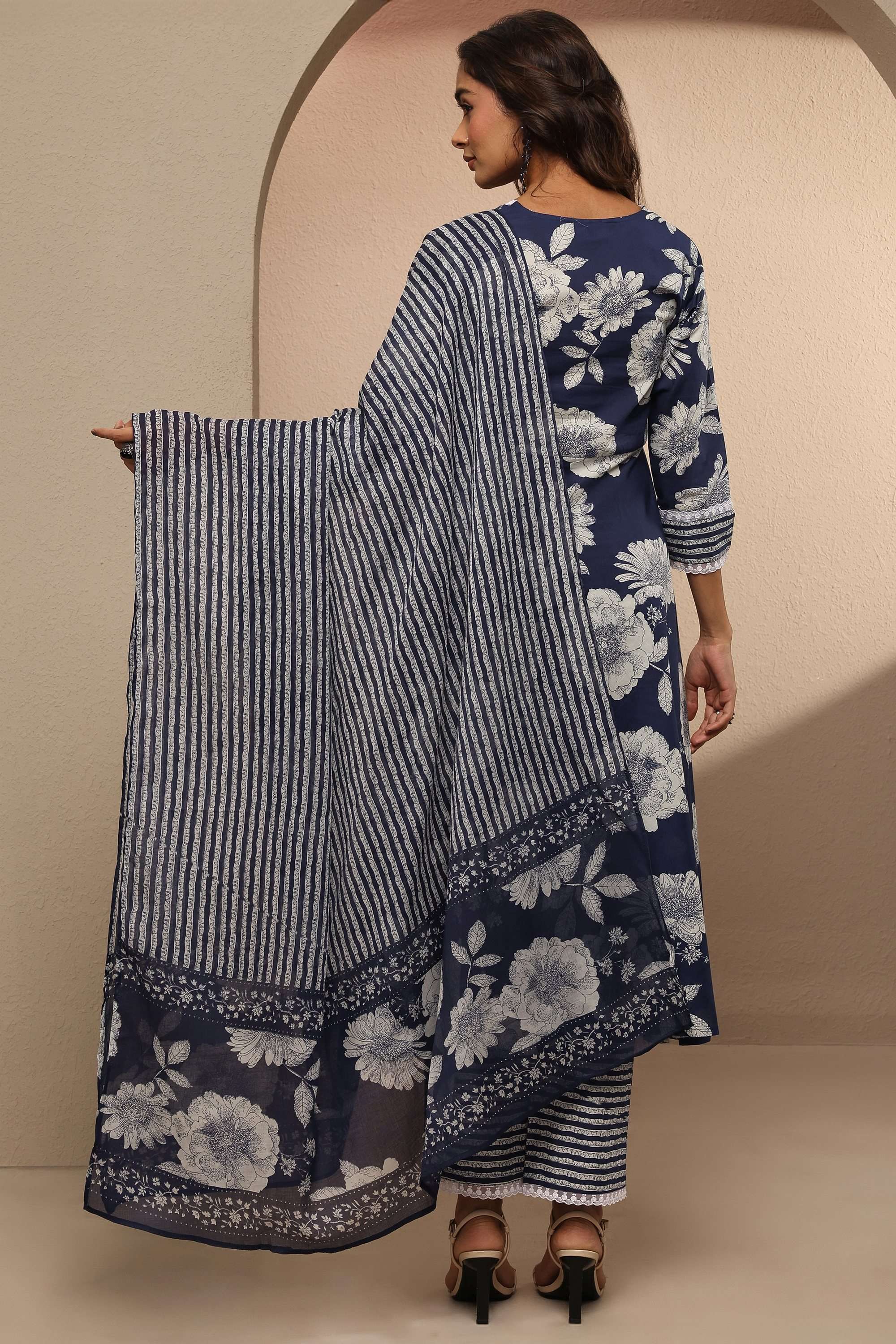 Printed-V-Neck-Cotton-Women-Kurta-with-Pant