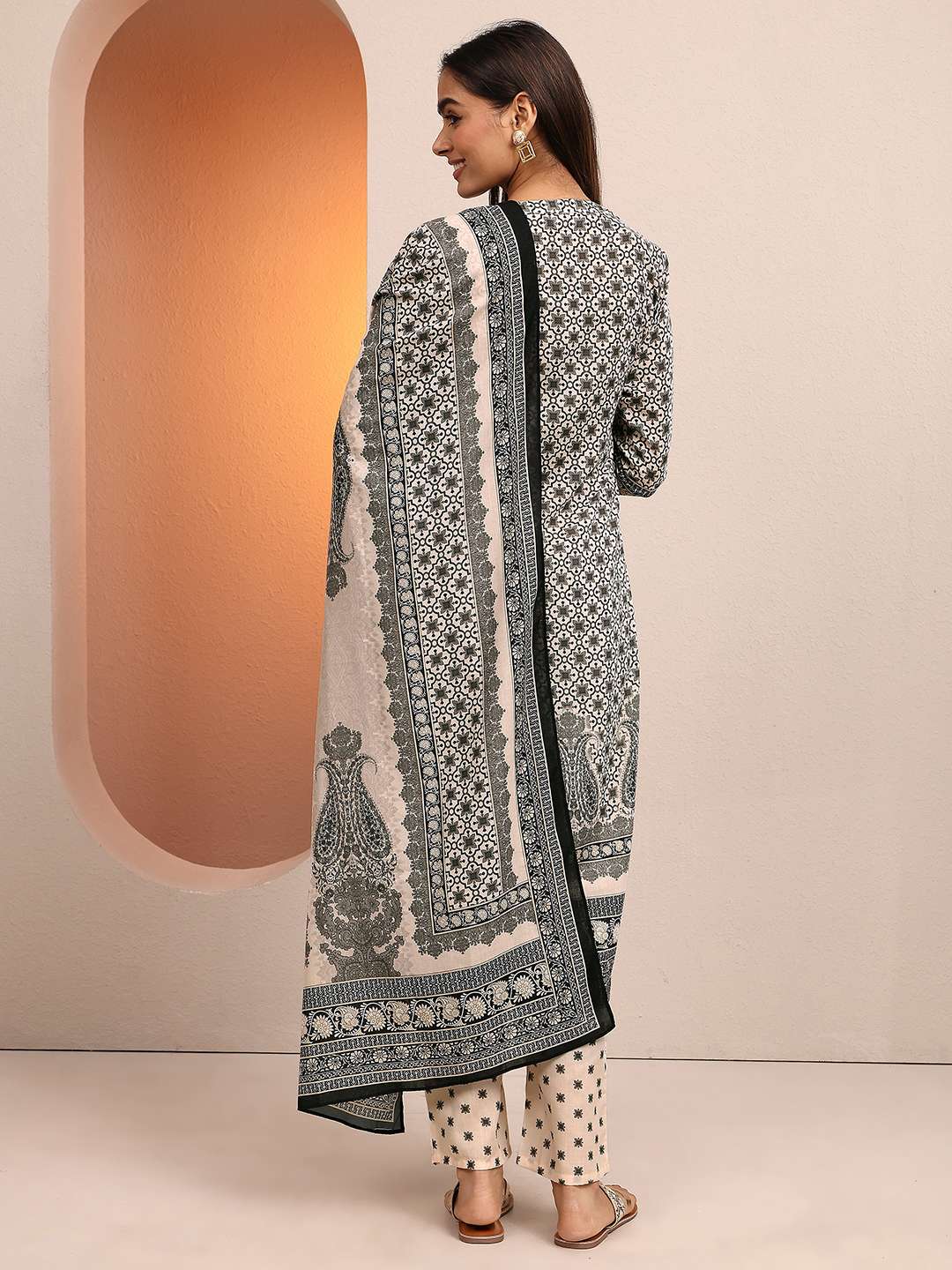 Printed-cotton-blend-Collared-Women-s-Casual-Wear-Kurta-Set
