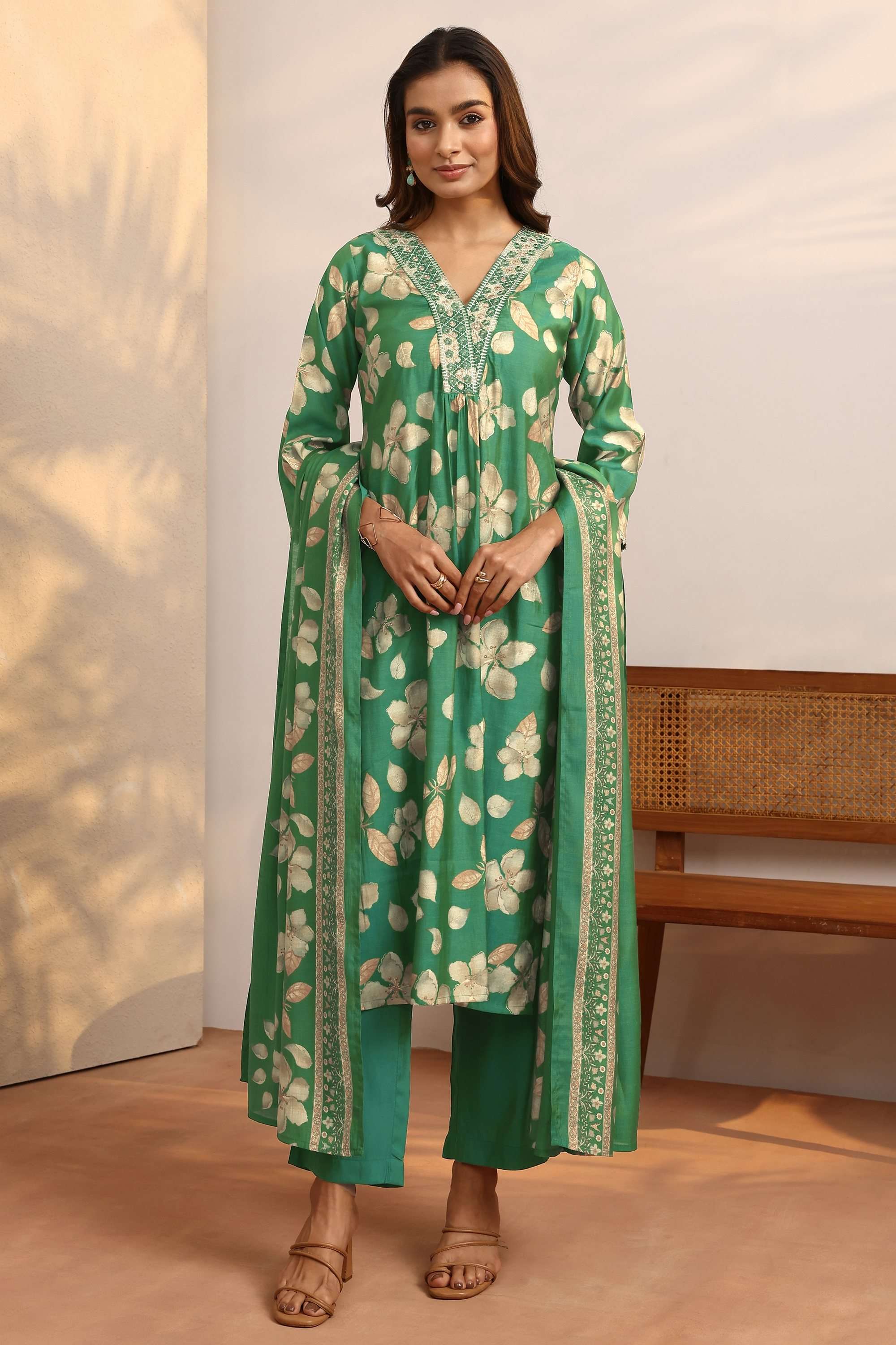 Printed-V-Neck-Blended-Fabric-Women-Kurta-with-Pant-and-Dupatta