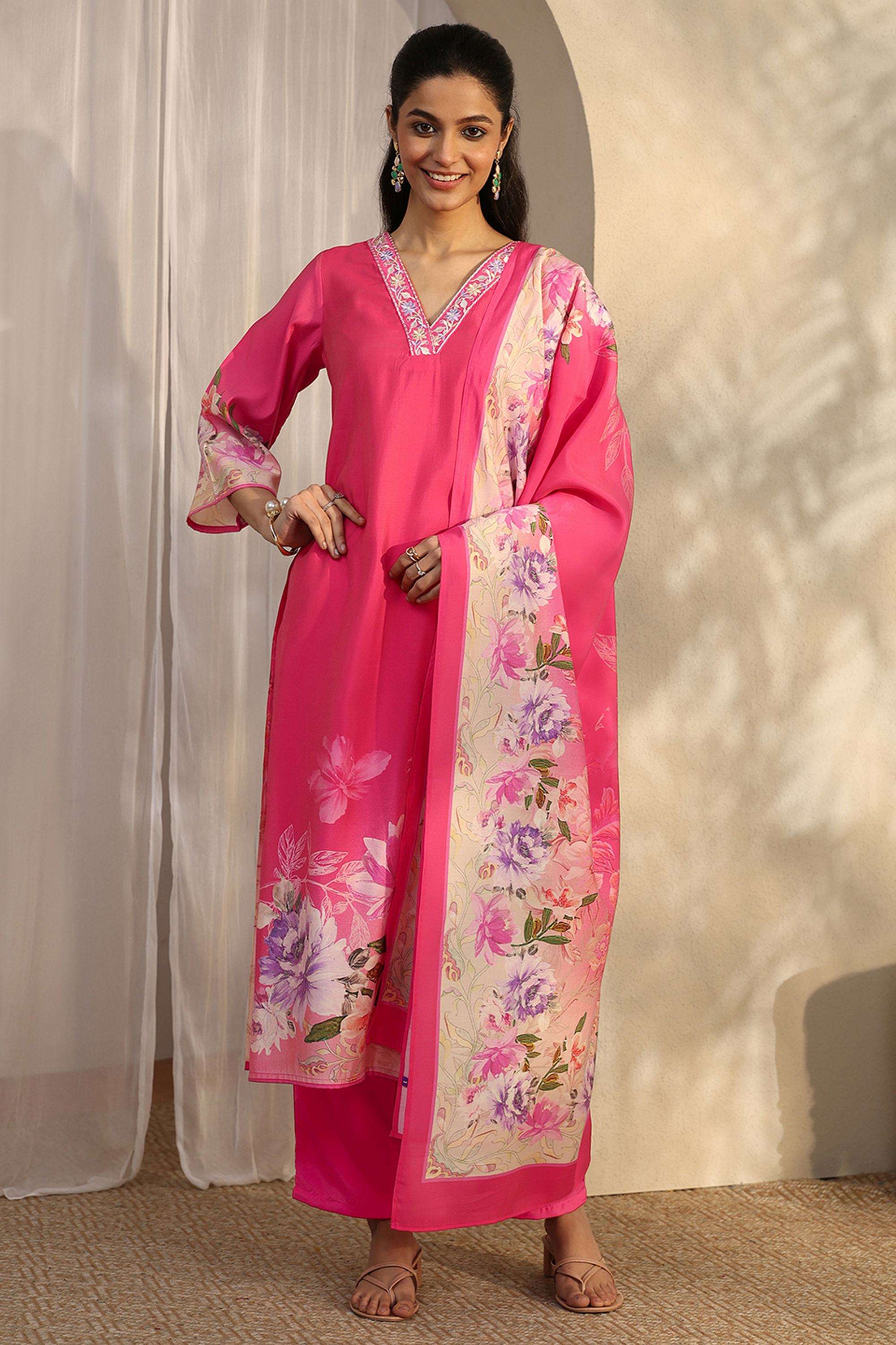 Printed-Blended-Fabric-V-Neck-Women-s-Ethnic-Kurta-Set