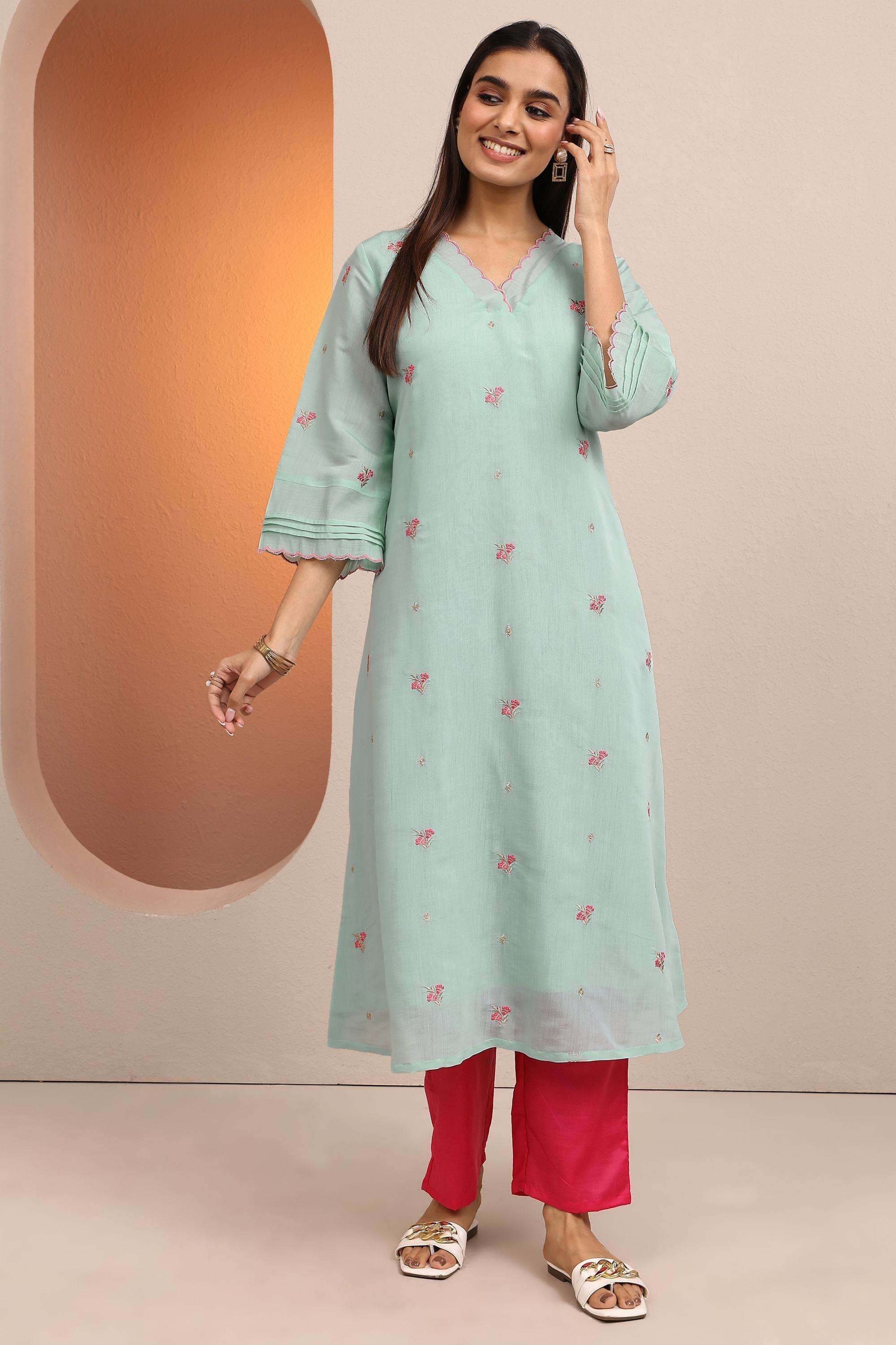 Embroidered-Cotton-V-Neck-Women-Festive-Wear-Kurta