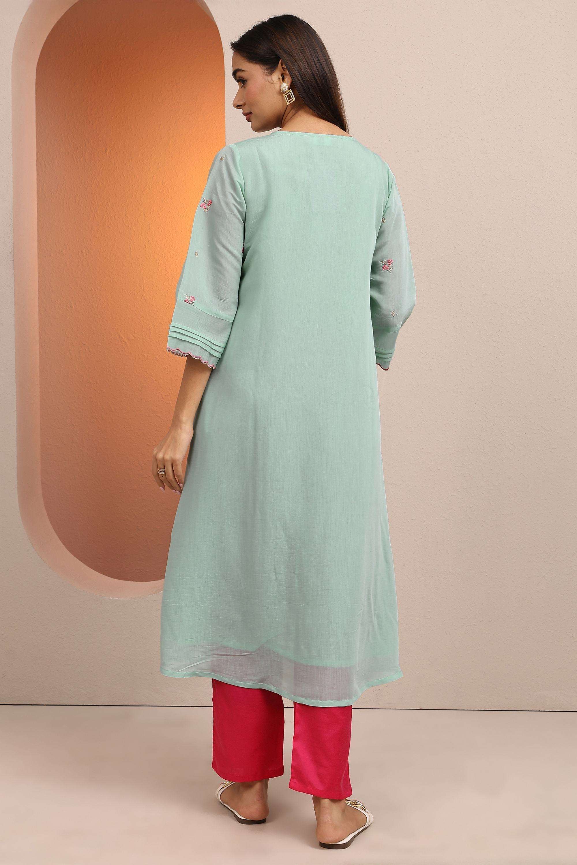 Embroidered-Cotton-V-Neck-Women-Festive-Wear-Kurta