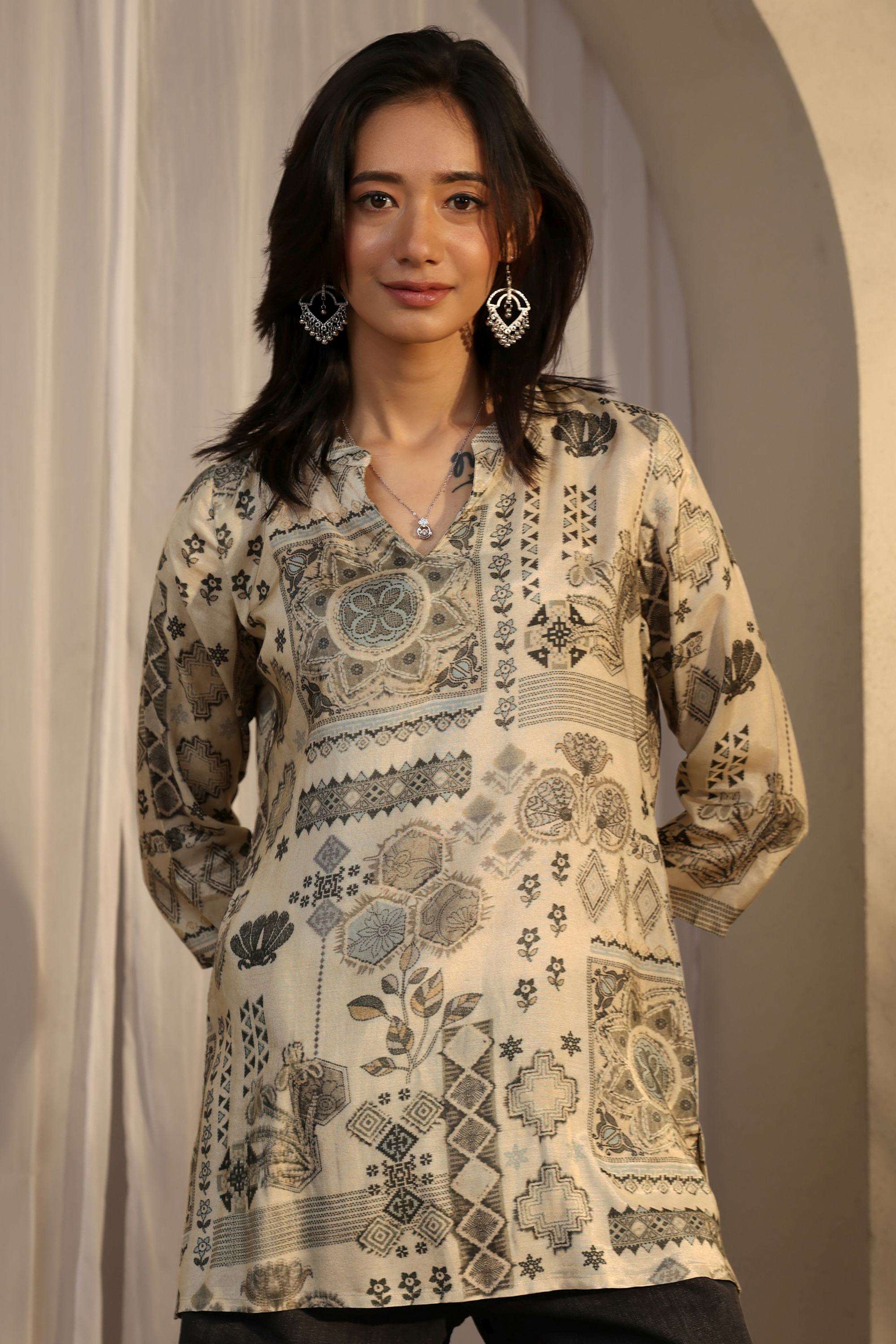 Printed-Muslin-Round-Neck-Women-s-Festive-Wear-Kurti