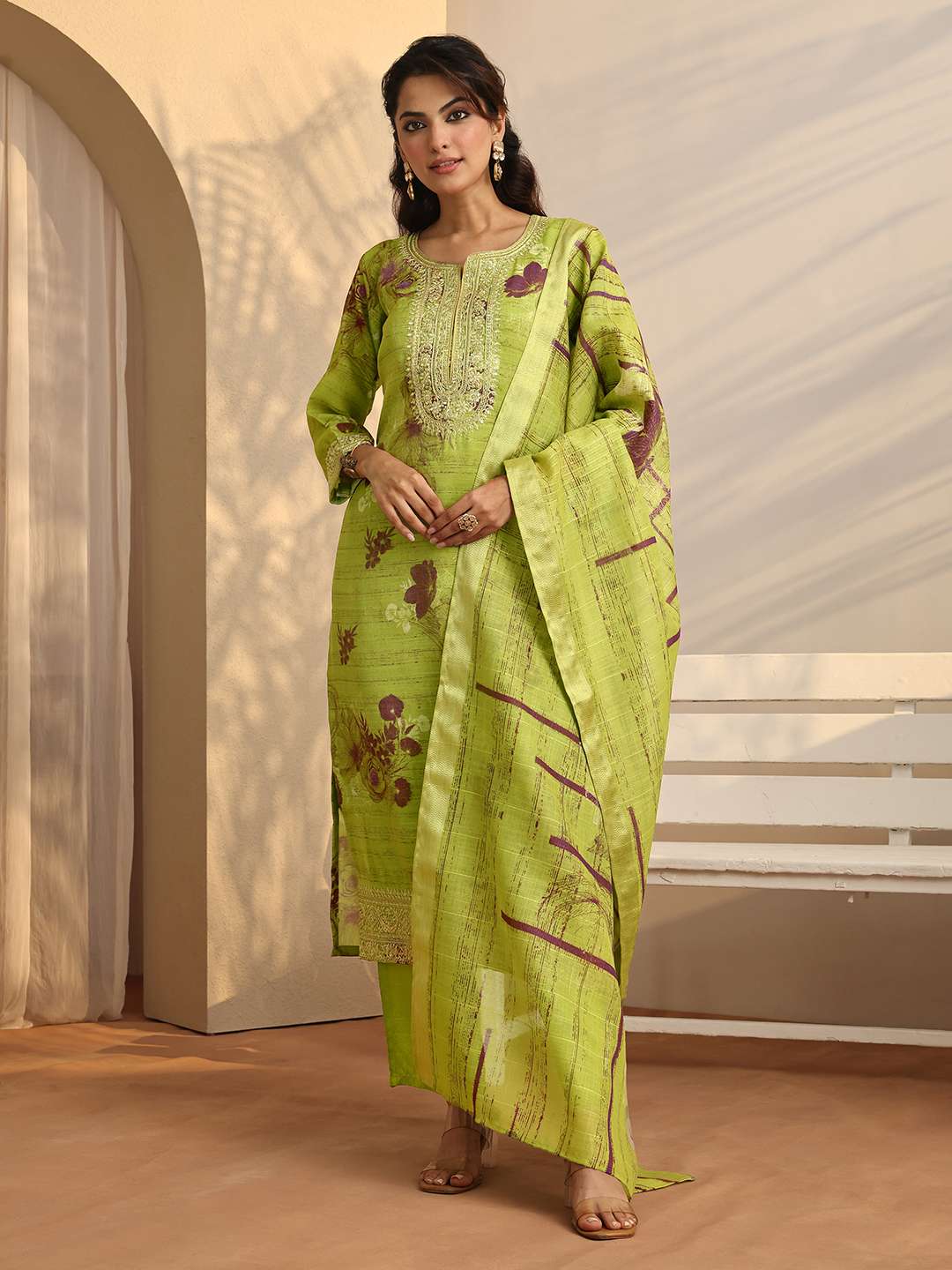 Floral-Blended-Fabric-Round-Neck-Women-Kurta-with-Pant-and-Dupatta