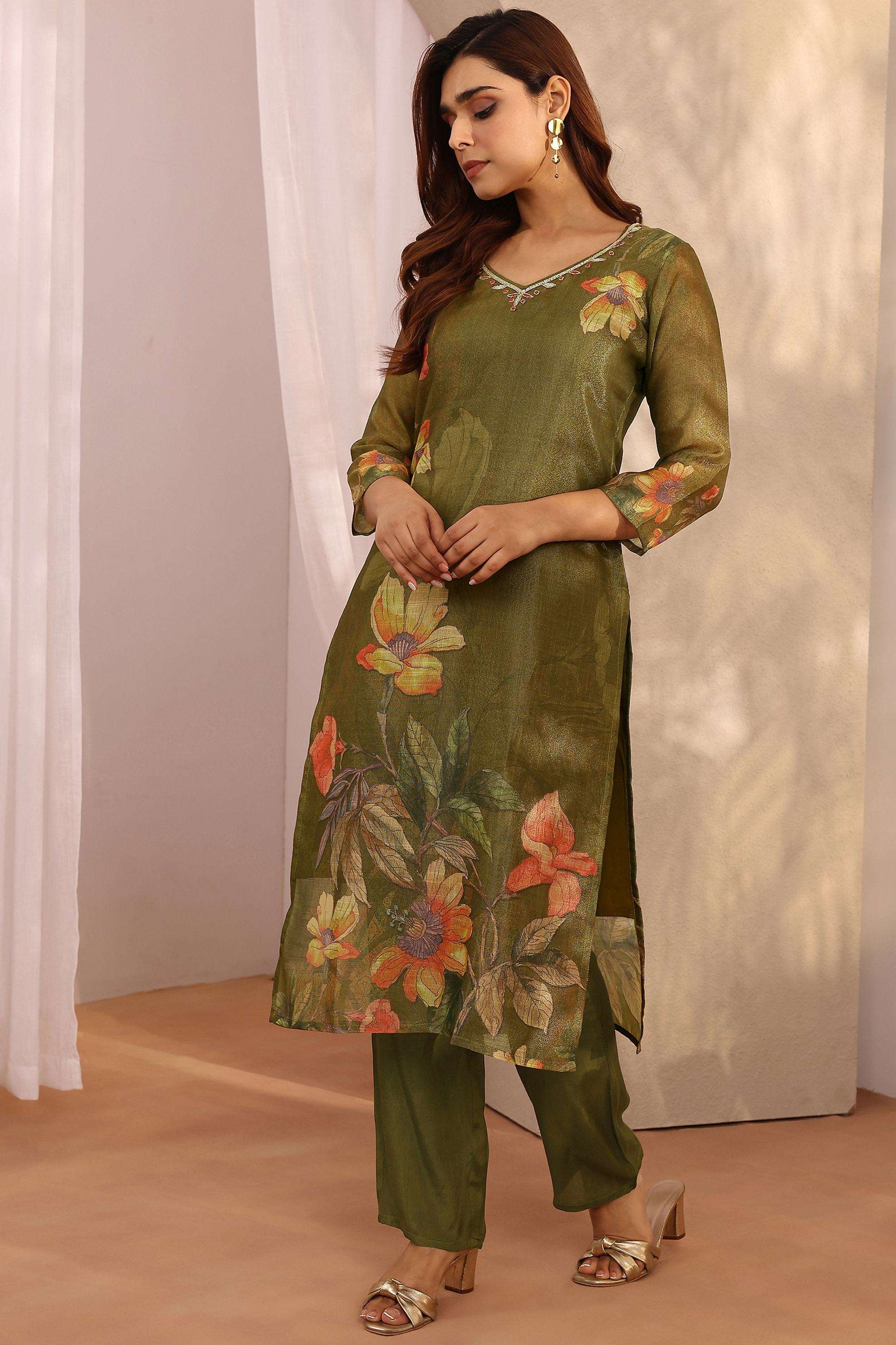 Floral-Blended-Fabric-V-Neck-Women-Kurta-with-Pant