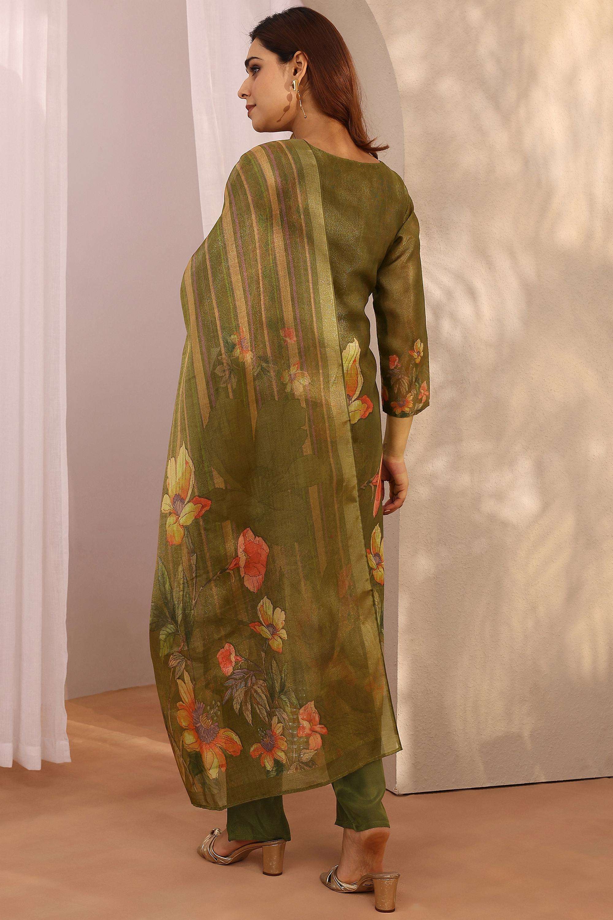 Floral-Blended-Fabric-V-Neck-Women-Kurta-with-Pant
