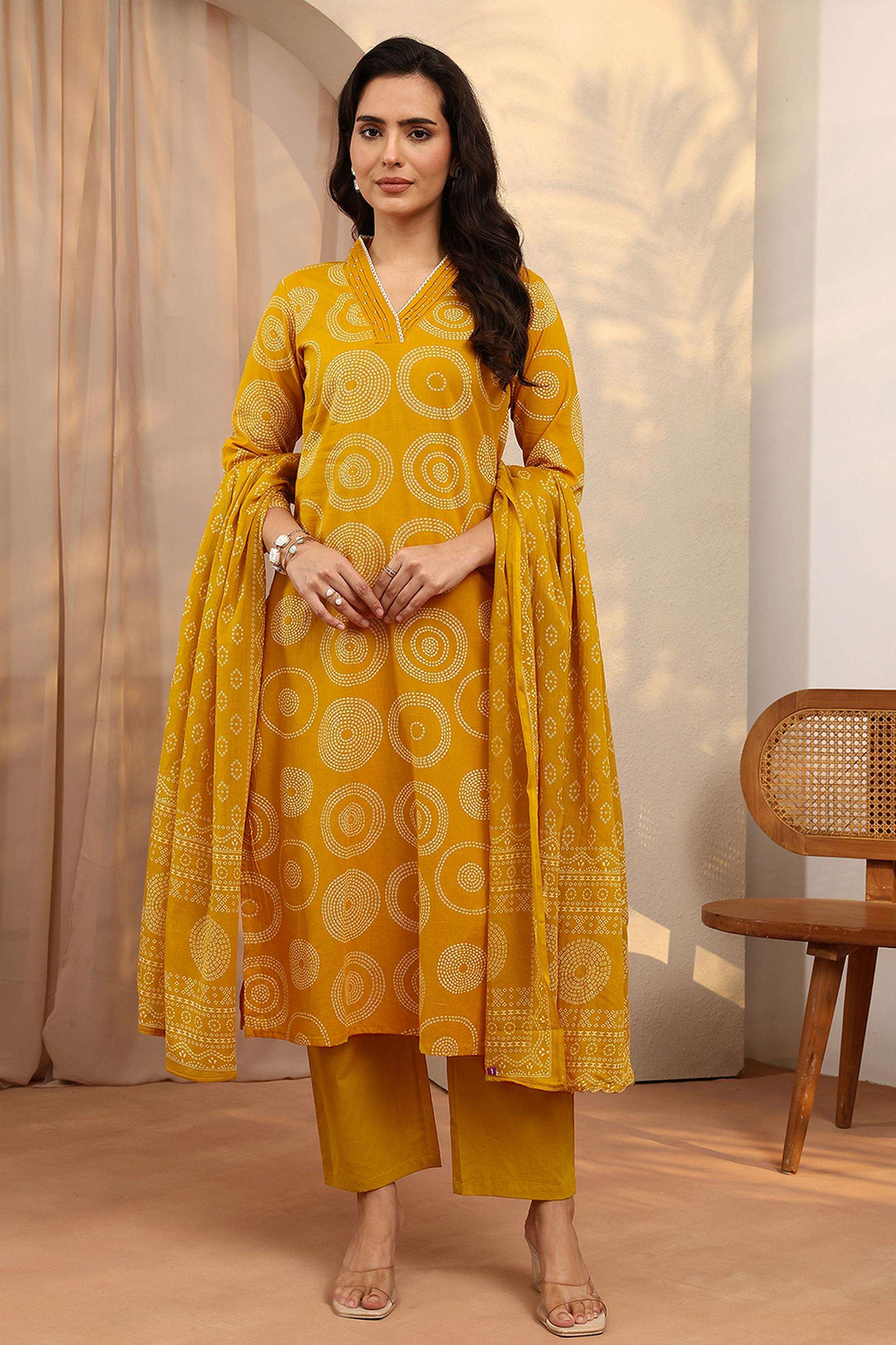 Printed-Cotton-V-Neck-Women-s-Festive-Wear-Kurta-Set