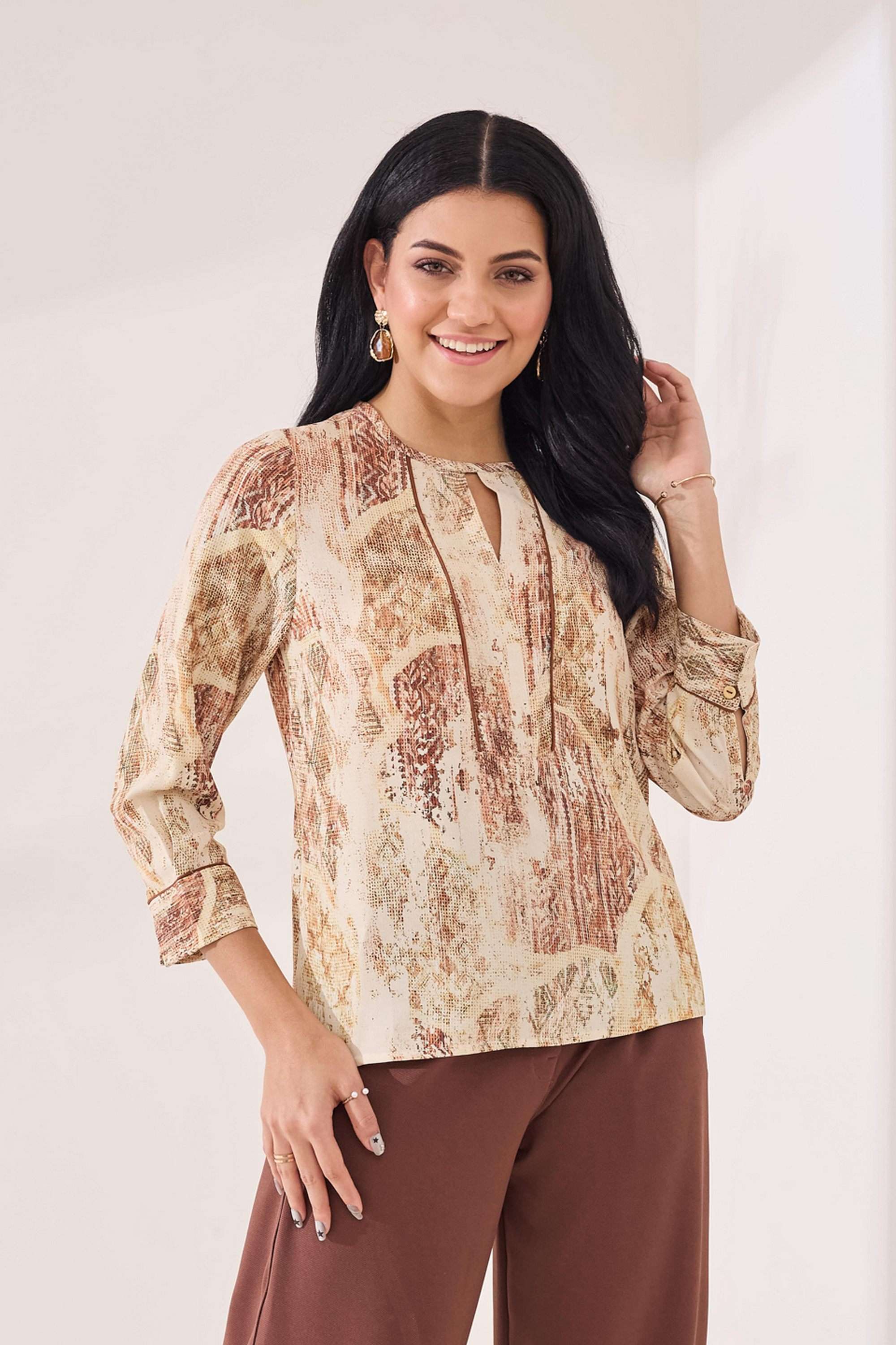 latin quarters Printed Polyester Round Neck Women's Top-picture-19