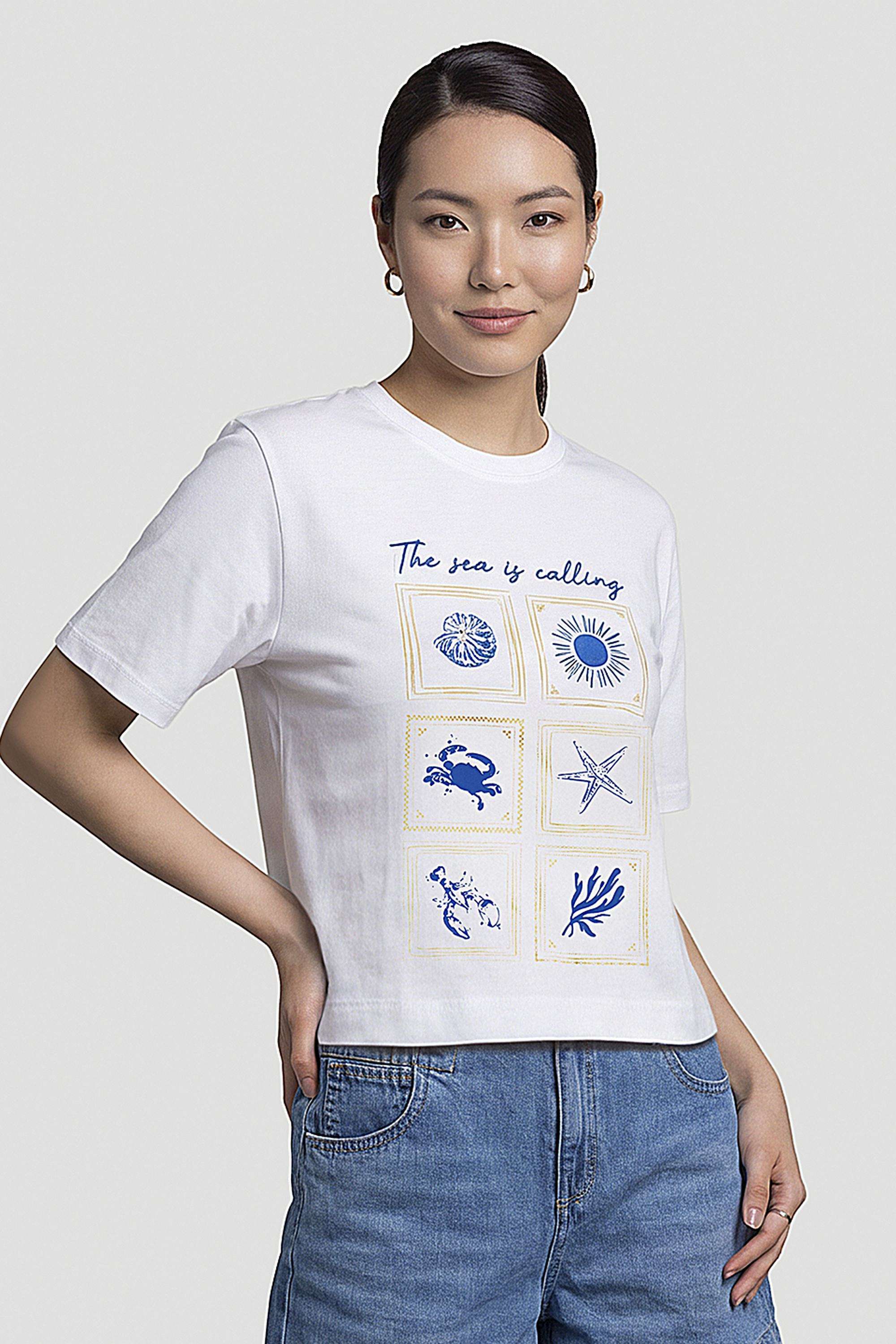 Graphic-Print-Blended-Fabric-Round-Neck-Women-T-Shirt