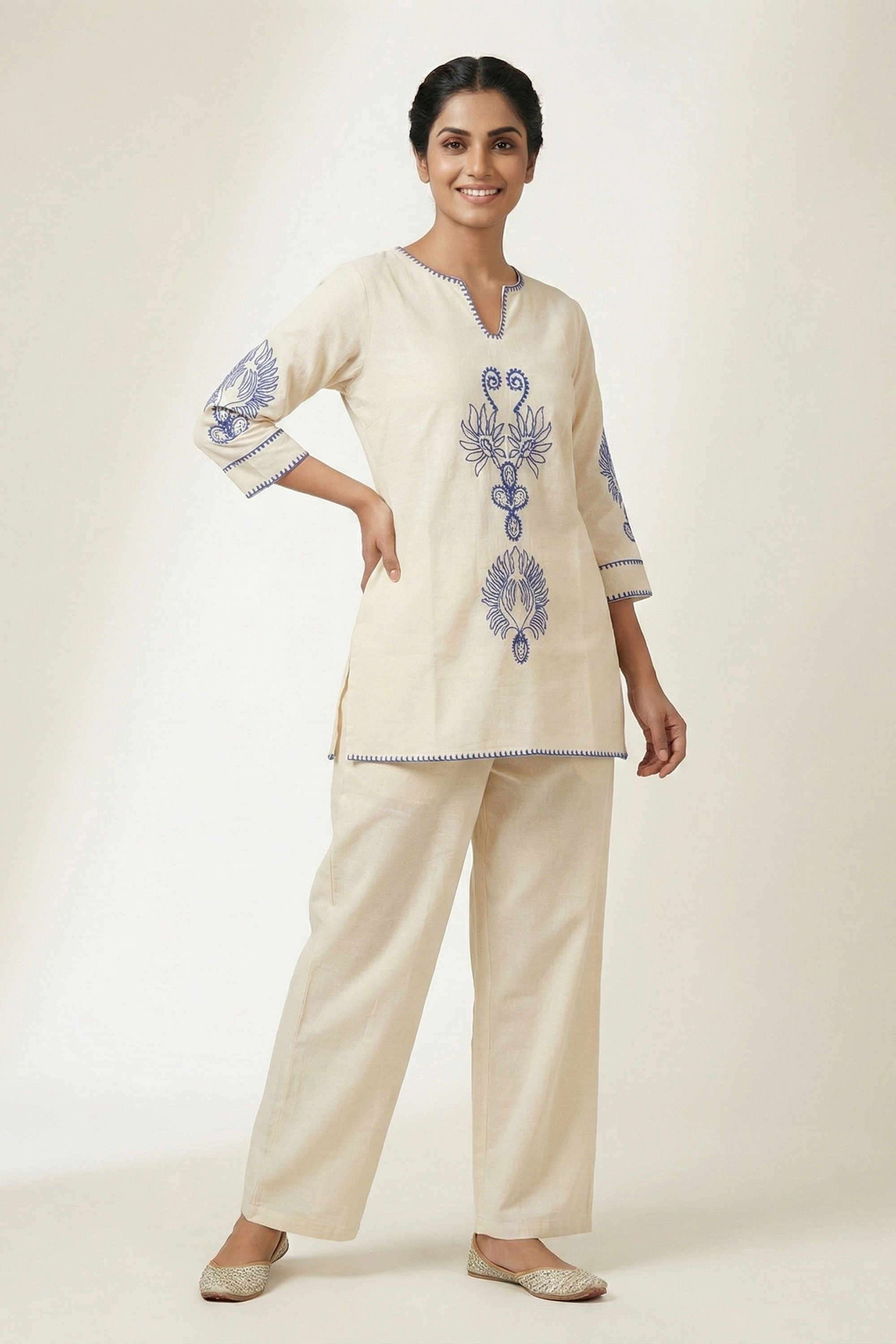 Printed-Blended-Fabric-Round-Neck-Women-Kurta-with-Pant