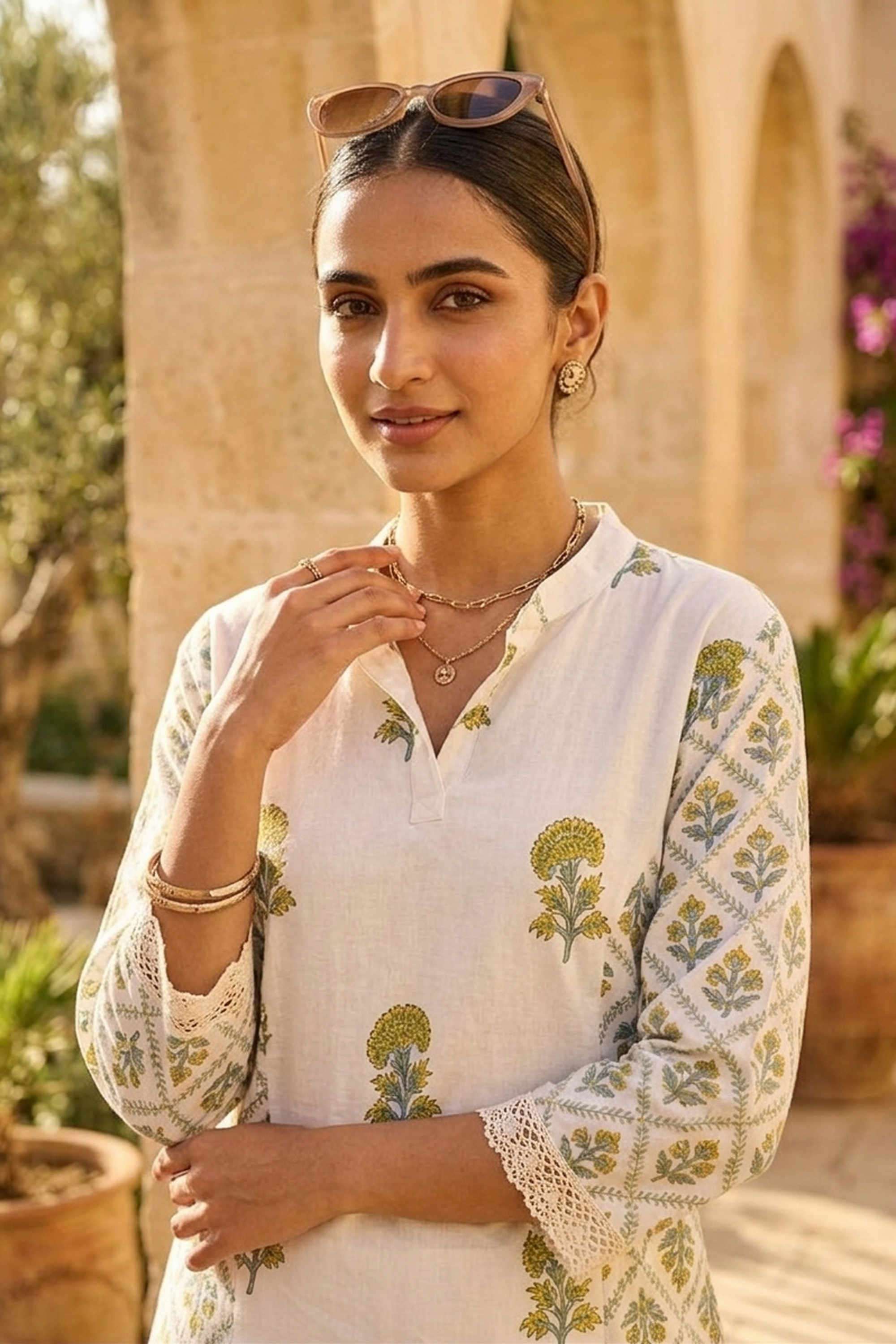 Floral-Blended-Fabric-Collared-Women-s-Casual-Wear-Kurta-Set
