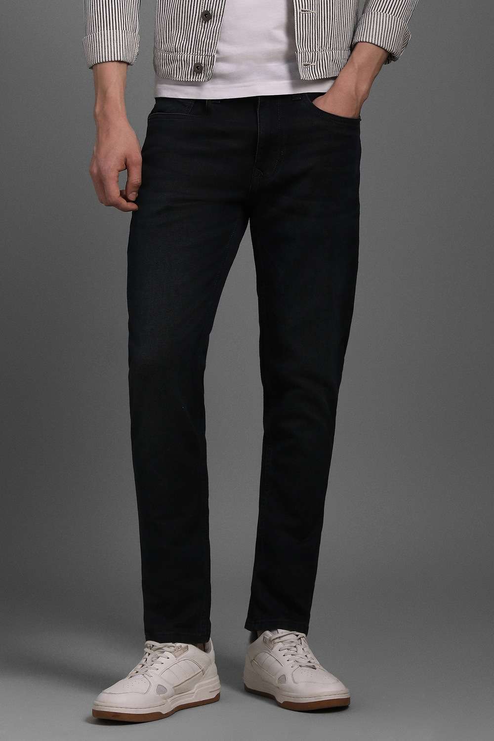 Solid-Cotton-Blend-Tapered-Fit-Men-s-Jeans