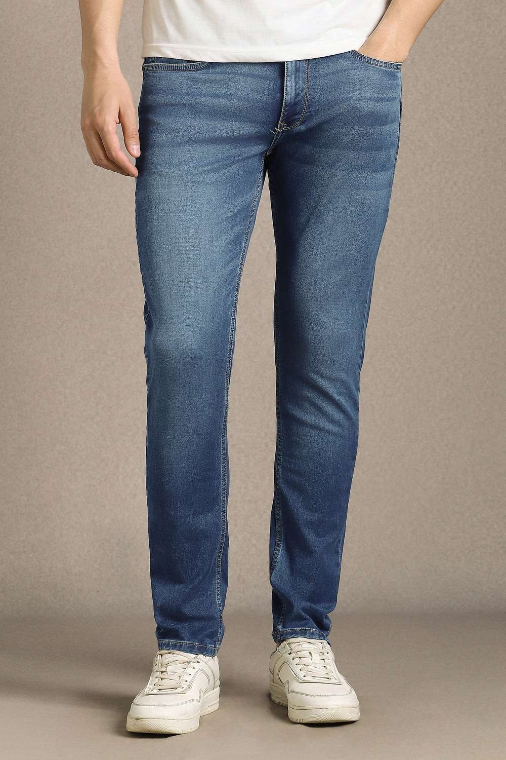 Solid-Cotton-Blend-Tapered-Fit-Men-s-Jeans