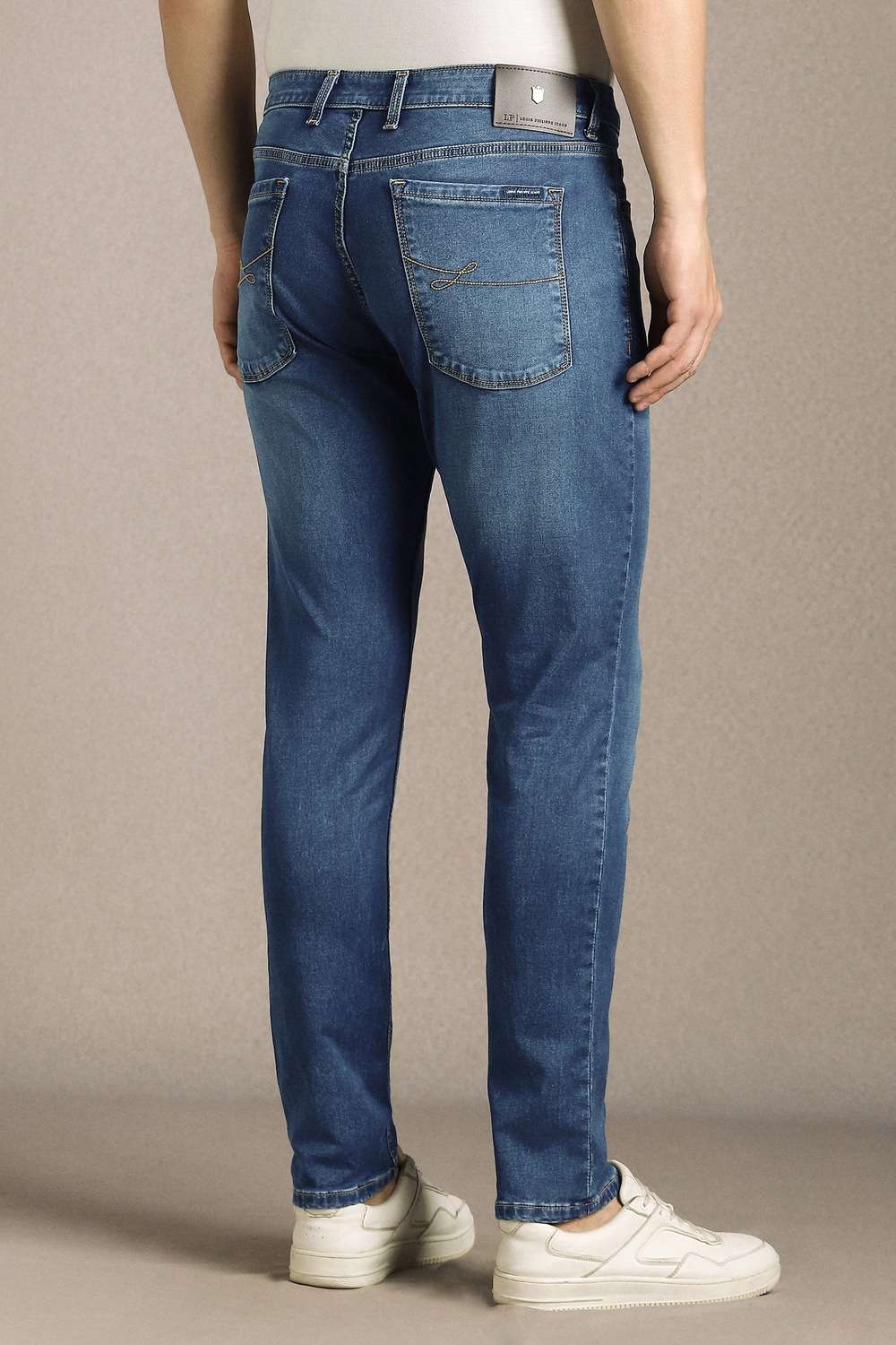 Solid-Cotton-Blend-Tapered-Fit-Men-s-Jeans