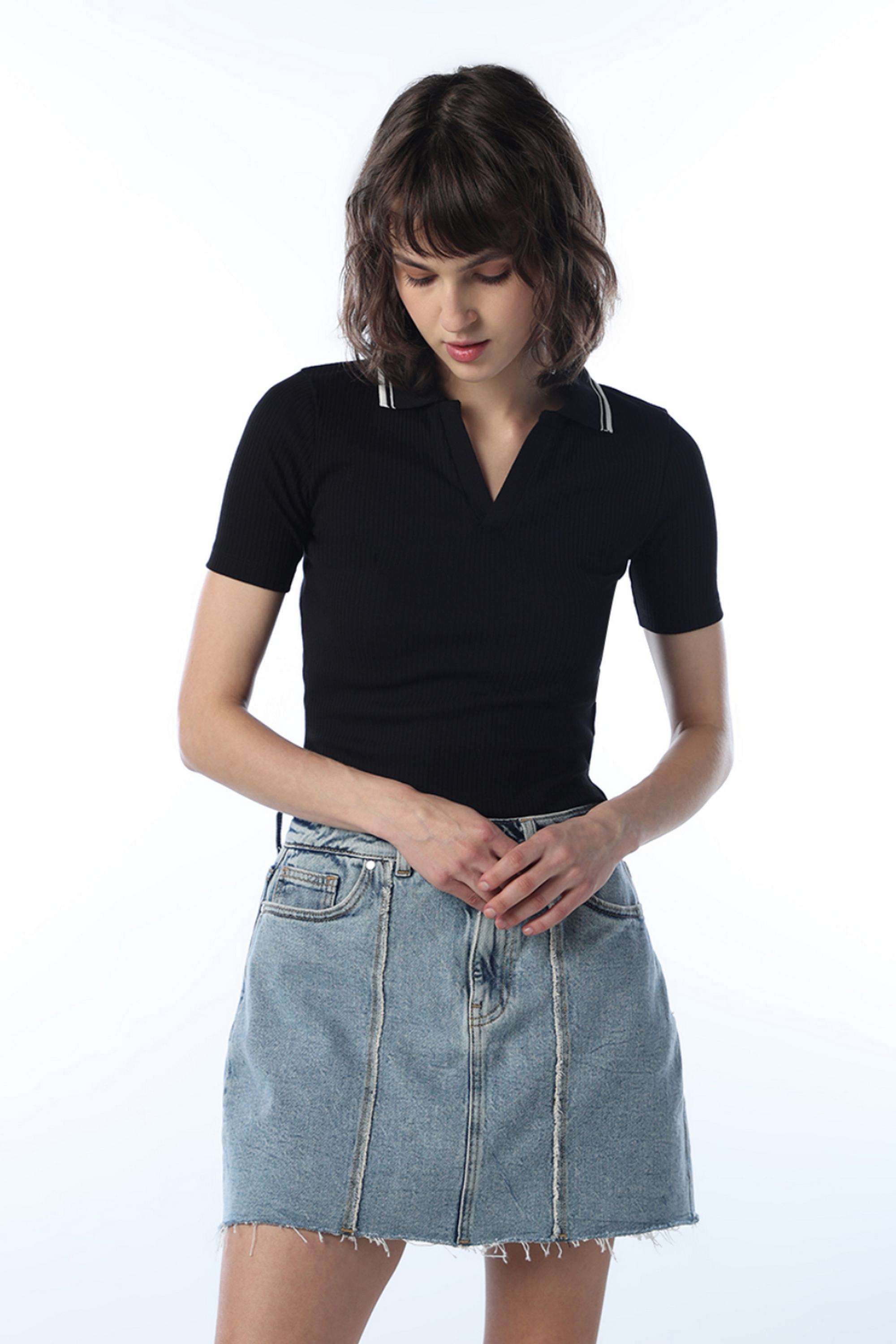 Solid-Polyester-Collared-Women-s-T-Shirt