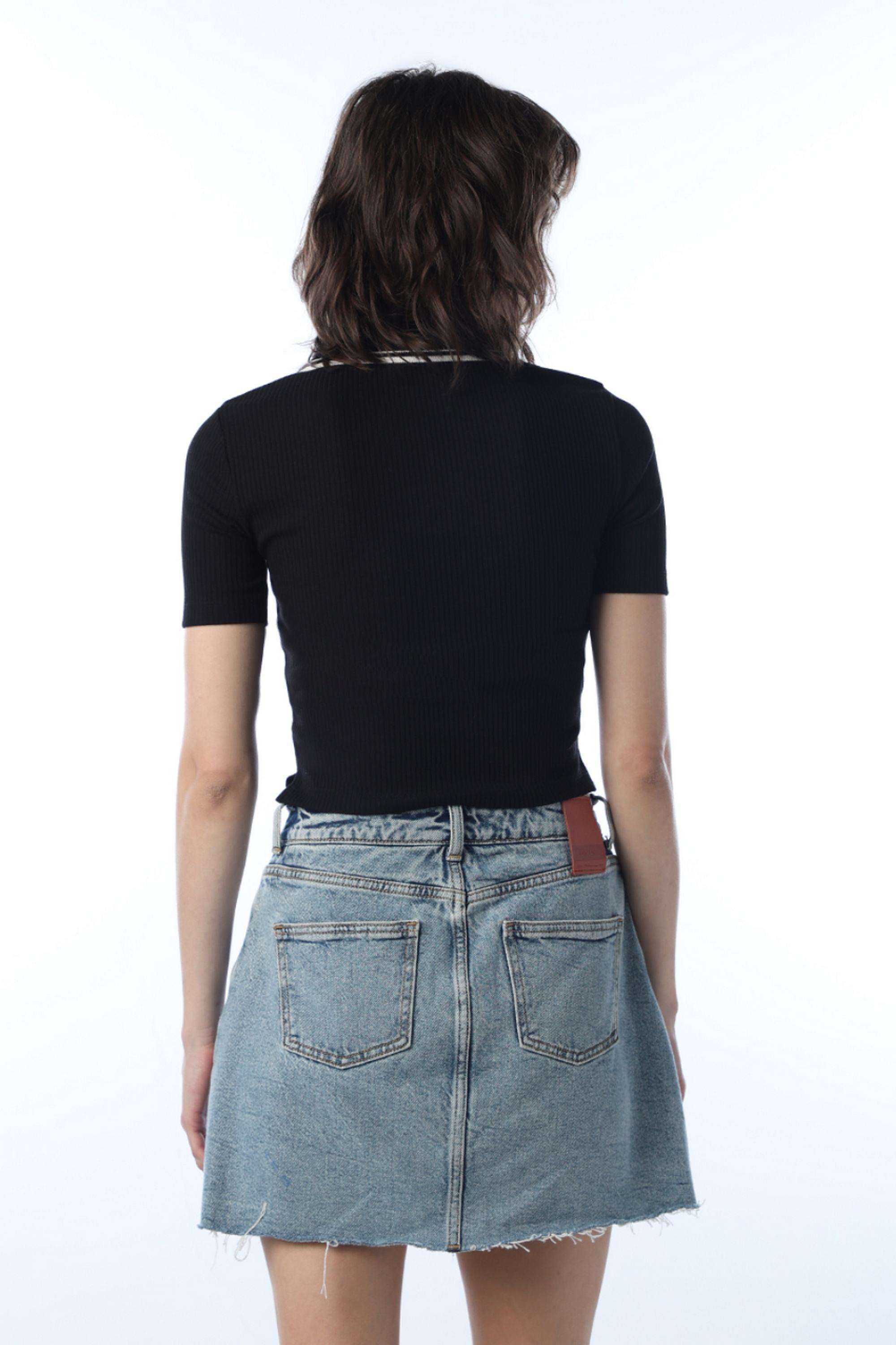 Solid-Polyester-Collared-Women-s-T-Shirt