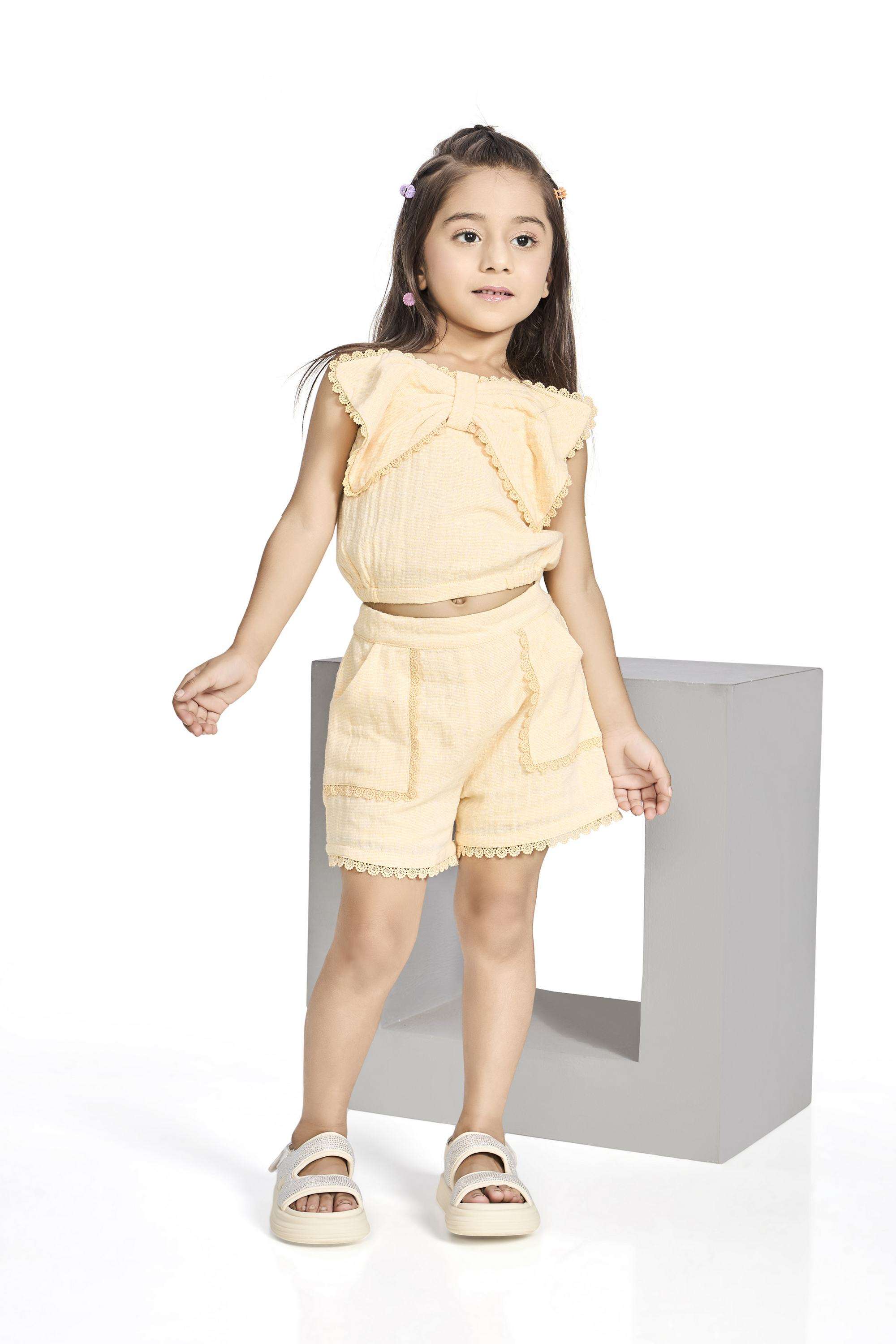Solid-Blended-Fabric-Square-Neck-Girls-Casual-Wear-Shorts-&-Top