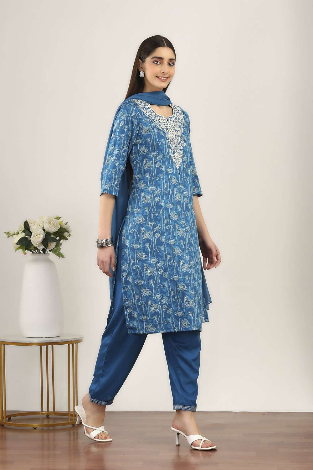 Textured-Cotton-Women-s-Festive-Wear-Kurta-Set