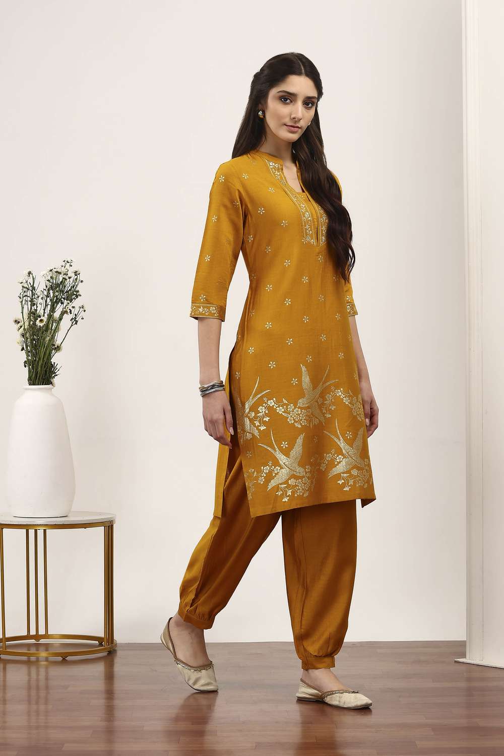 Textured-Viscose-Women-s-Festive-Wear-Kurta-Set