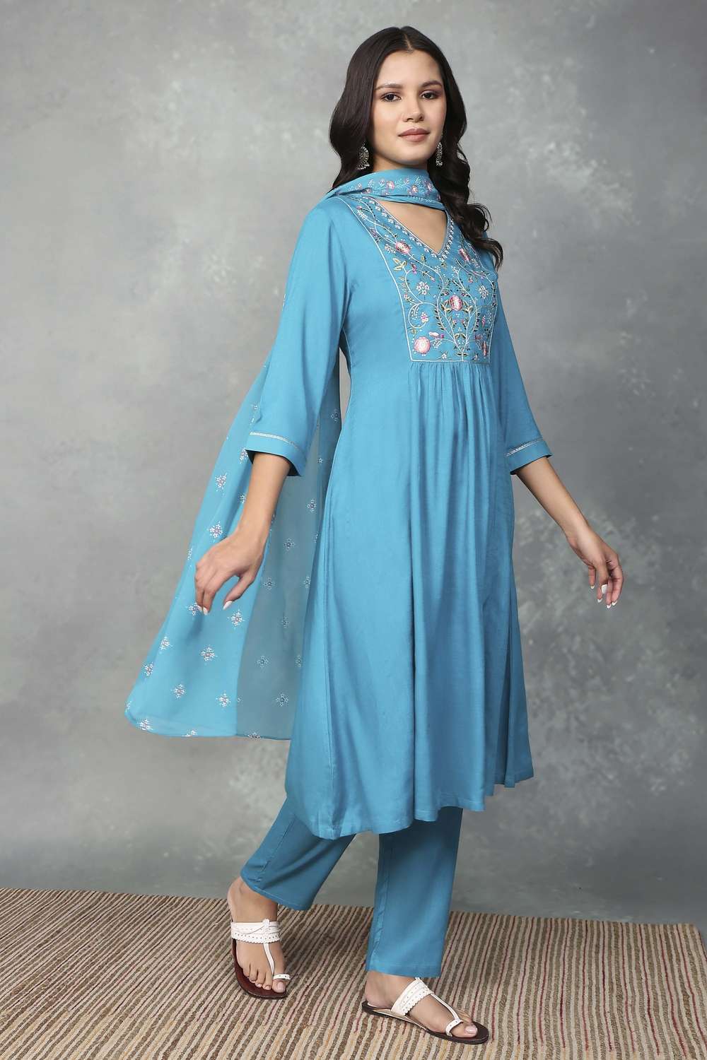 Textured-Rayon-Women-s-Festive-Wear-Kurta-Set