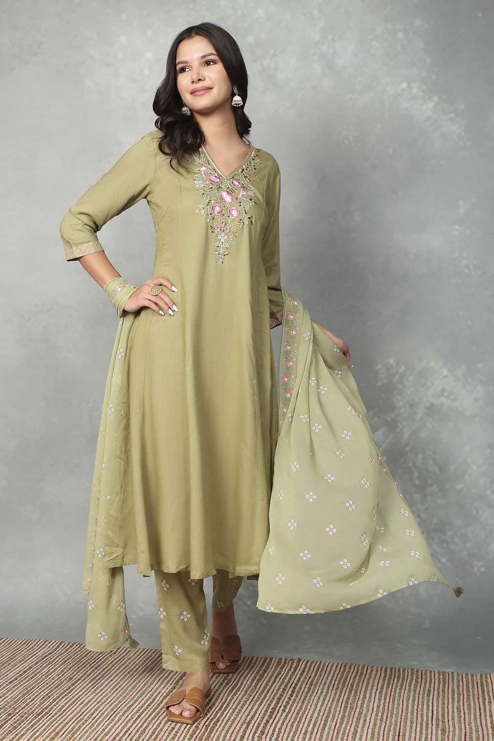 Textured-Rayon-Women-s-Festive-Wear-Kurta-Set