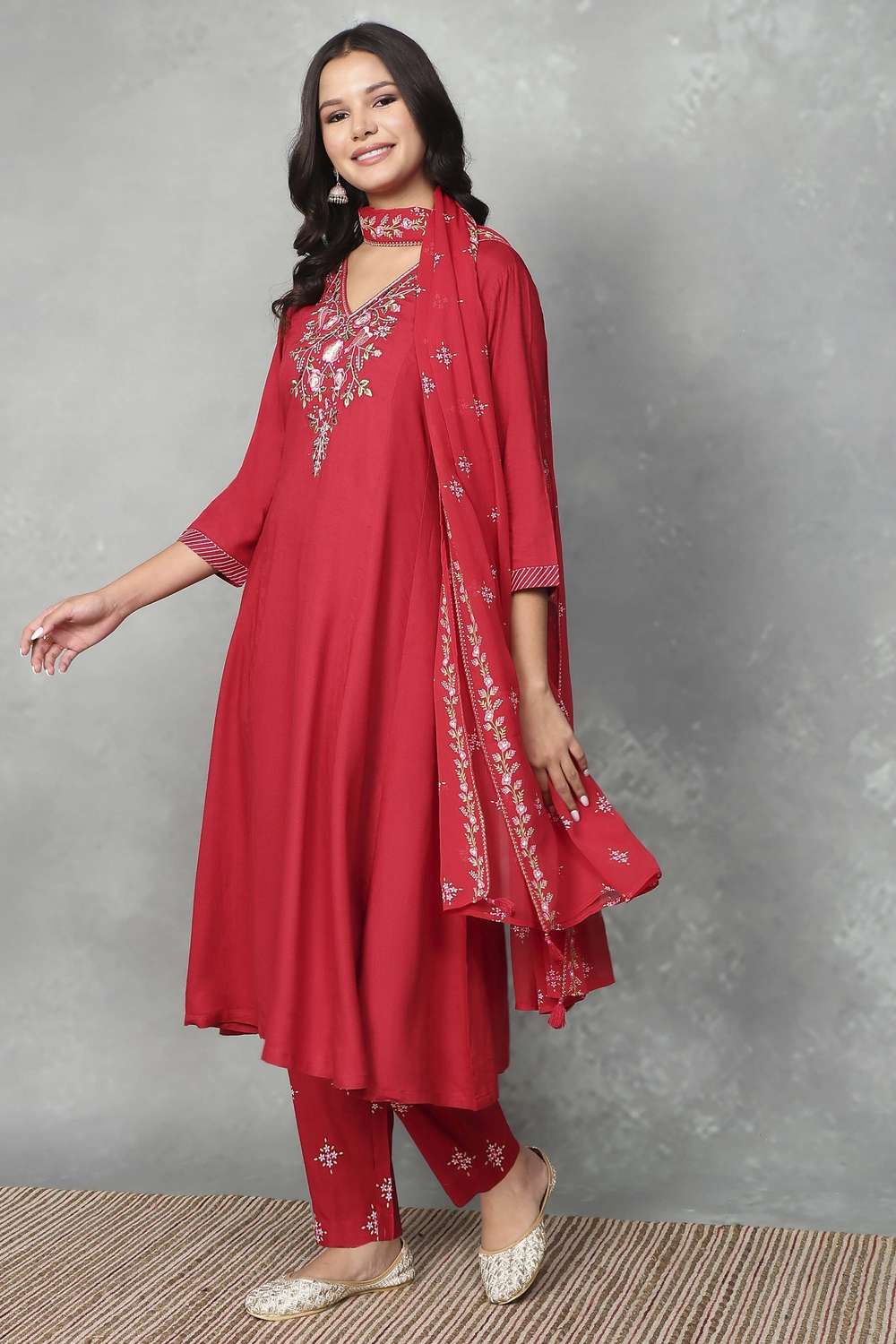 Textured-Rayon-Women-s-Festive-Wear-Kurta-Set