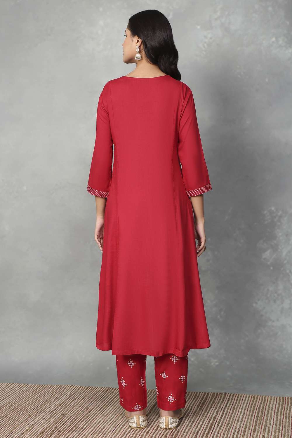 Textured-Rayon-Women-s-Festive-Wear-Kurta-Set