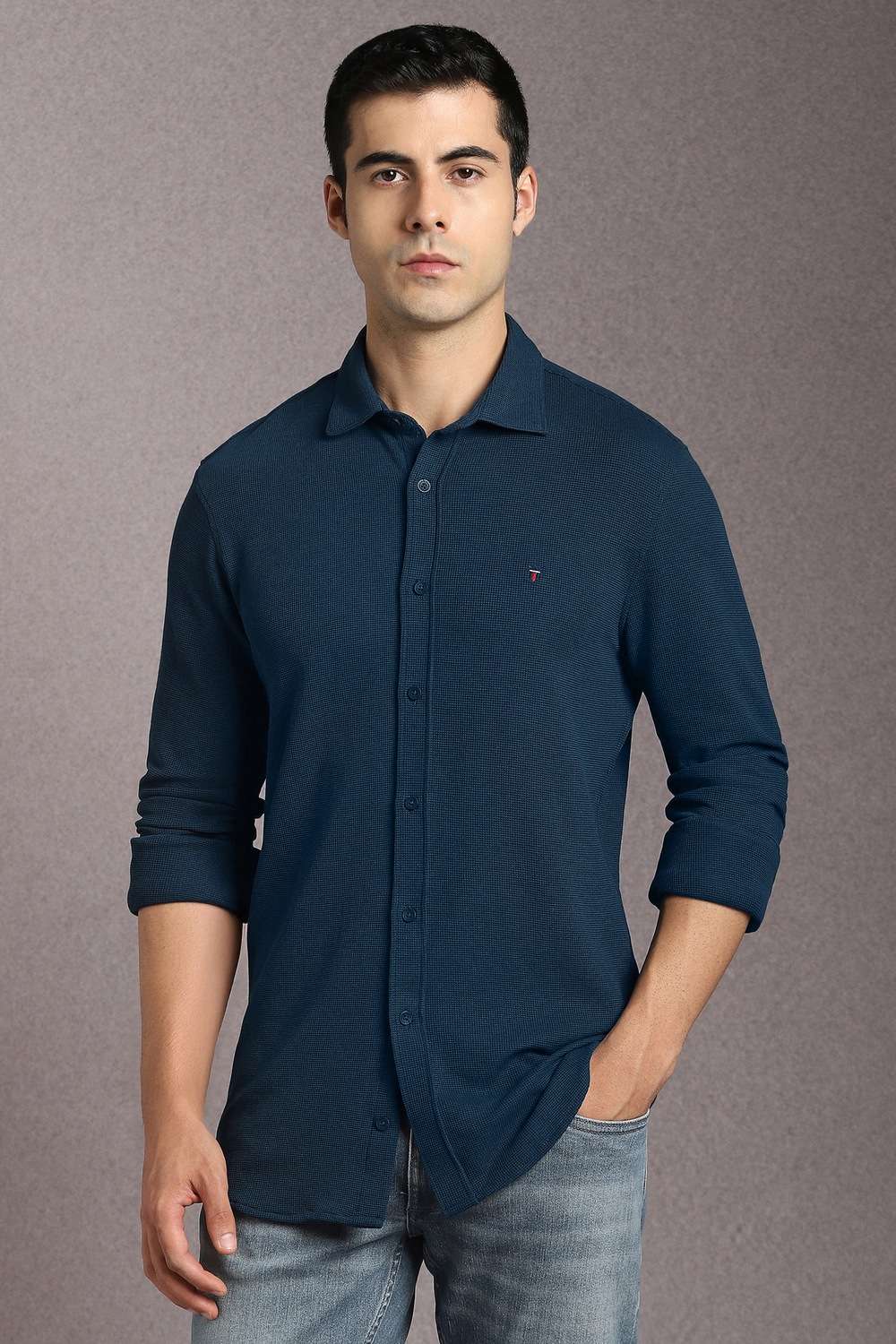 Textured-Cotton-Blend-Slim-Fit-Men-s-Shirt