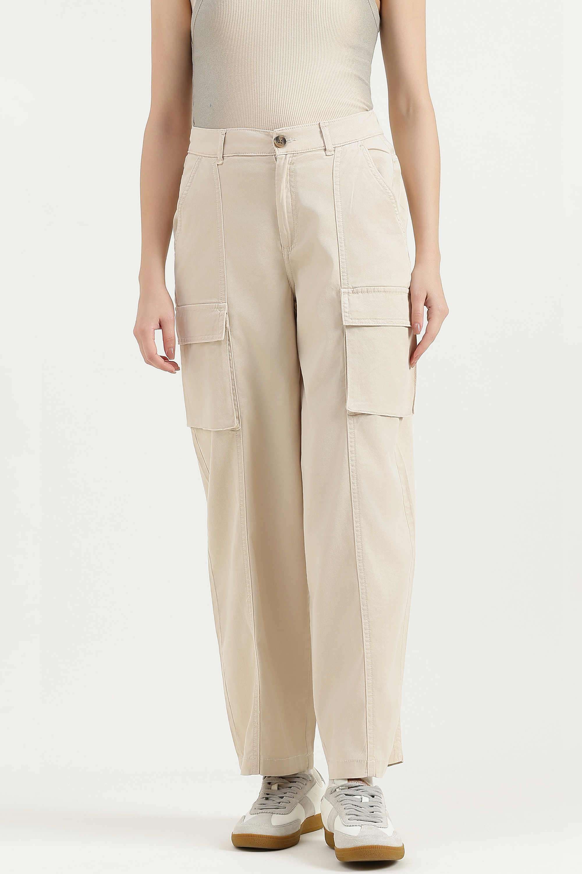 Solid Straight Fit Blended Fabric Women's Casual Wear Trousers-image-22