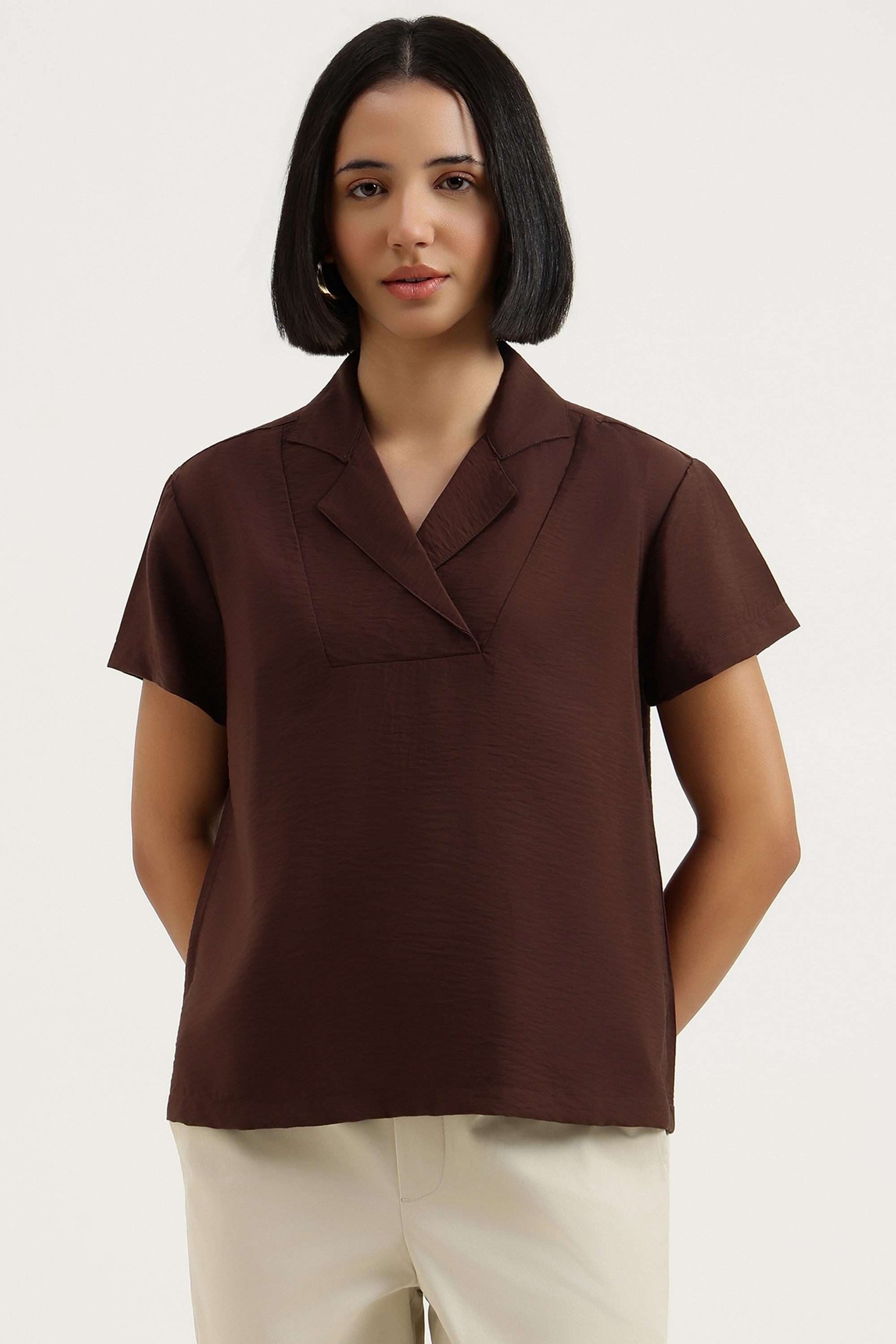 Solid-Blended-Fabric-Collared-Women-s-Top