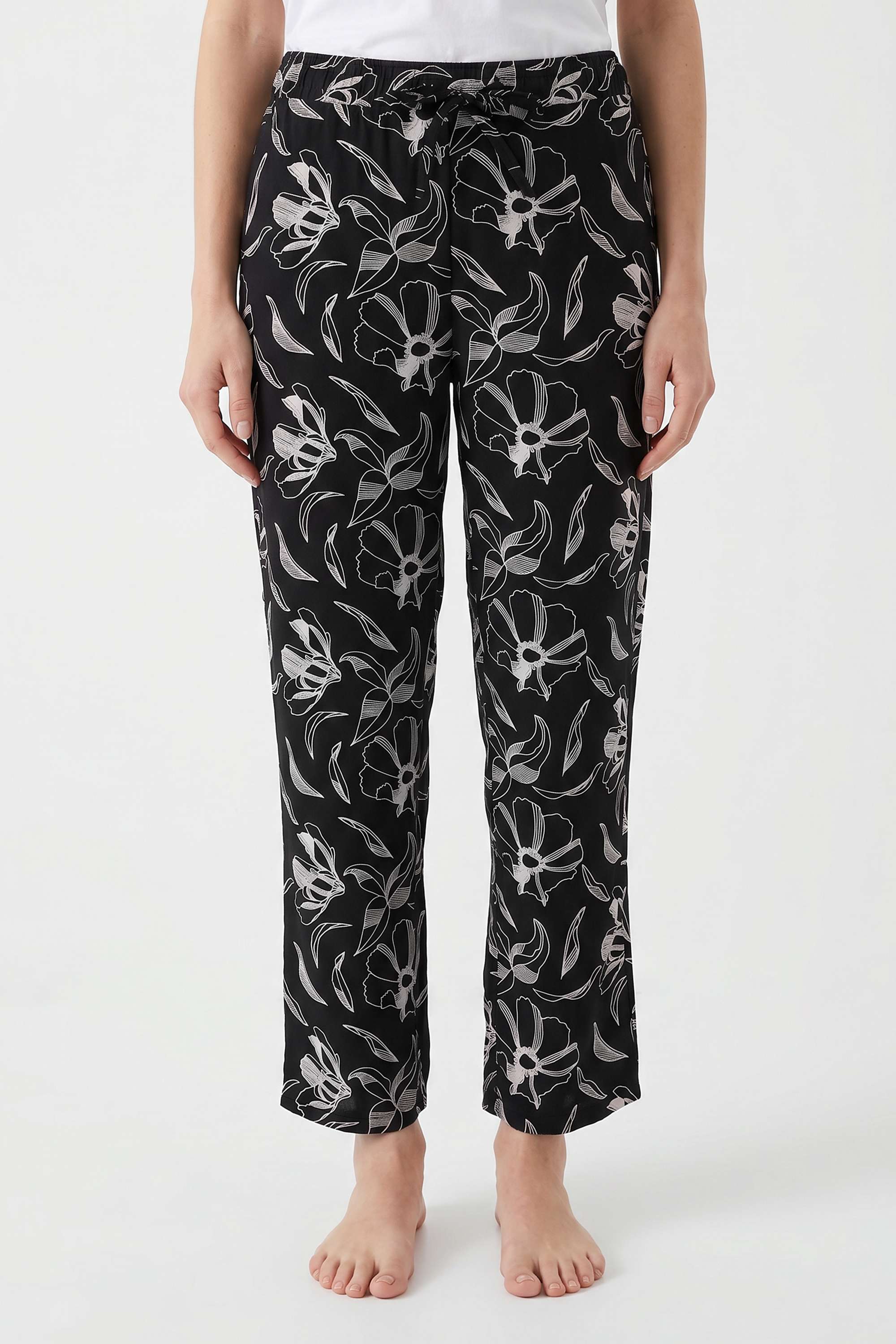 intune Printed Rayon Women Pyjama Capri Co-Ord Set-picture-18