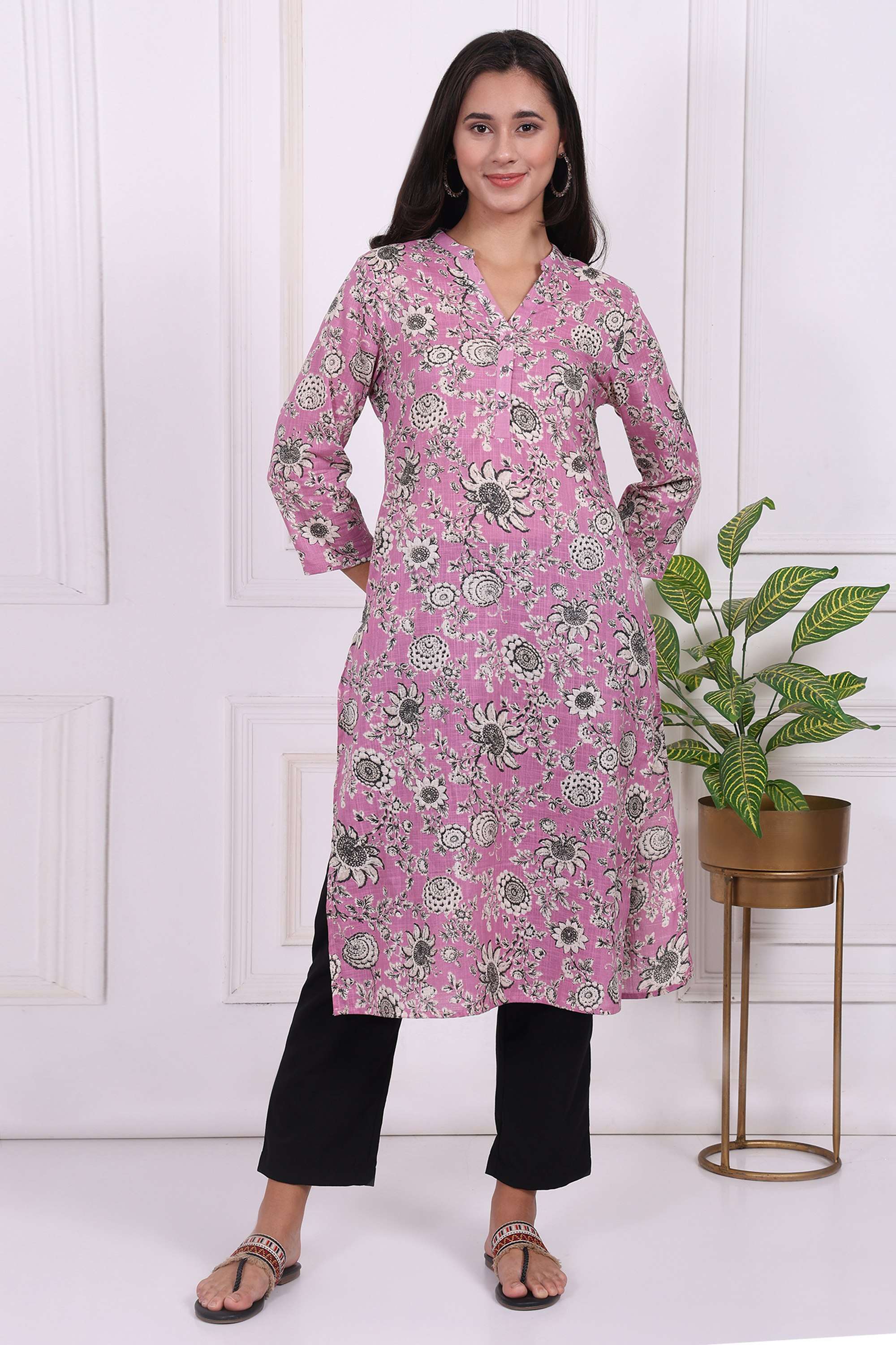 Printed-Blended-Fabric-Women-Festive-Wear-Kurta