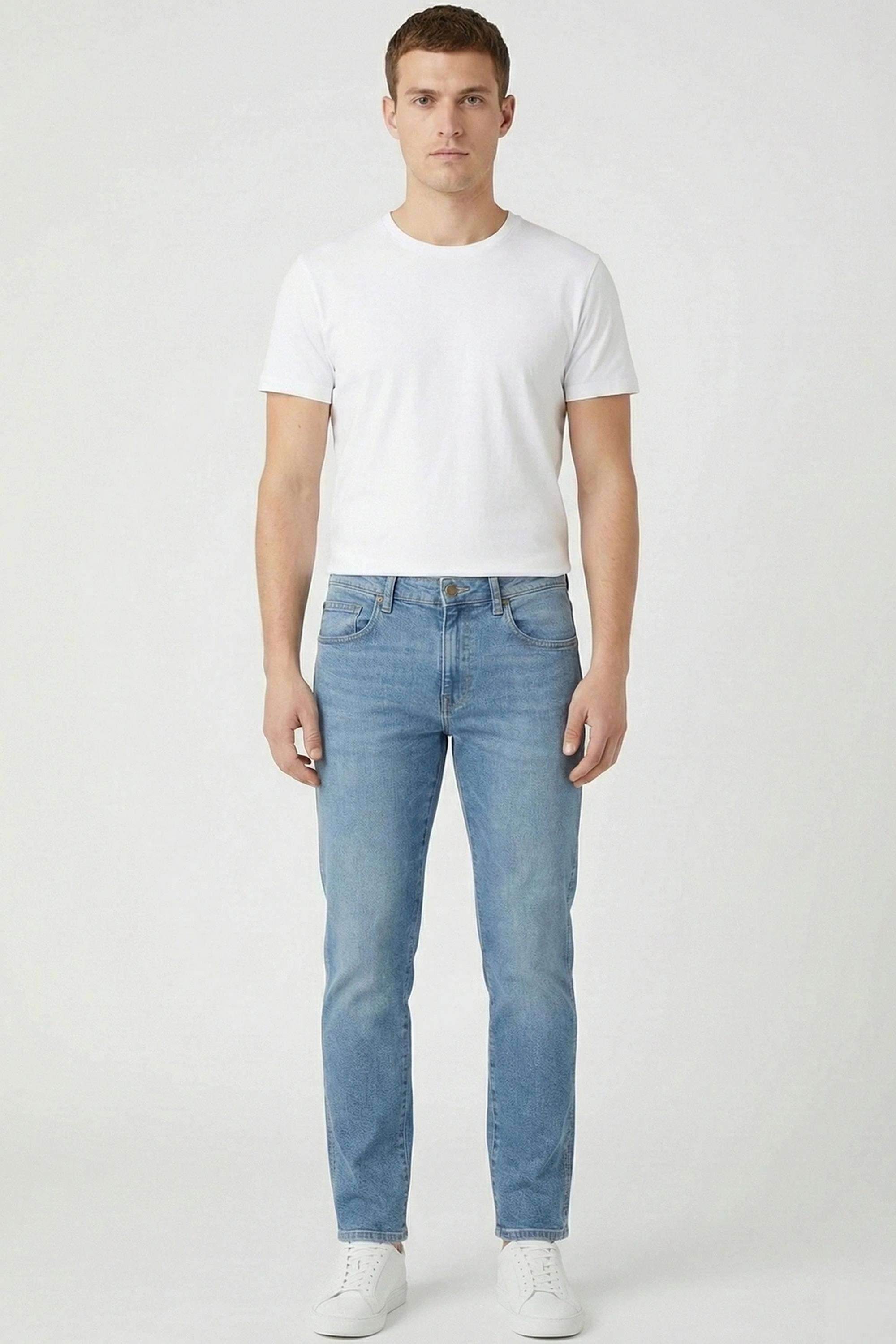 Solid-Blended-Fabric-Slim-Fit-Men-s-Jeans