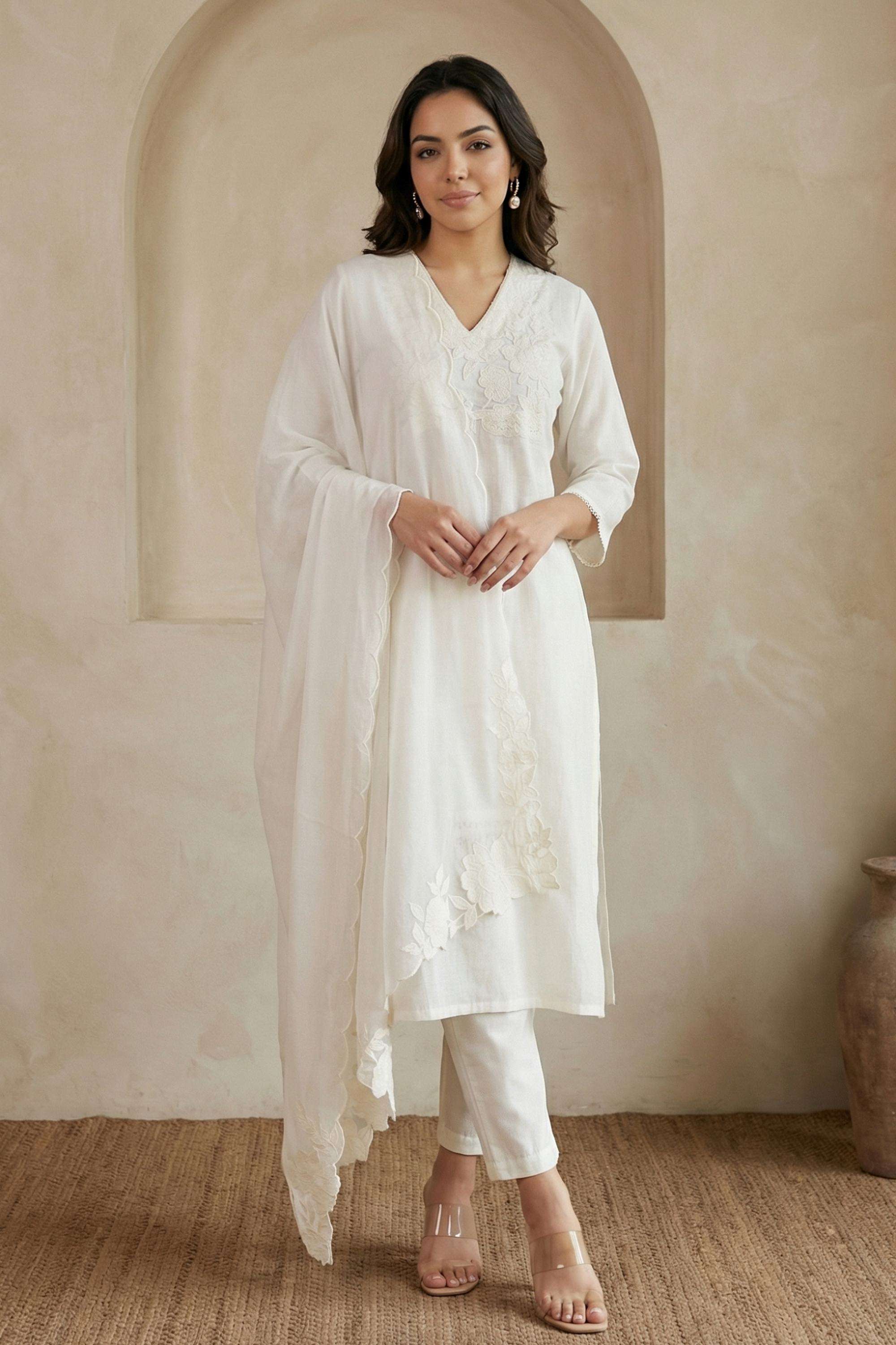 Embroidered-Blended-Fabric-V-Neck-Women-s-Ethnic-Kurta-Set