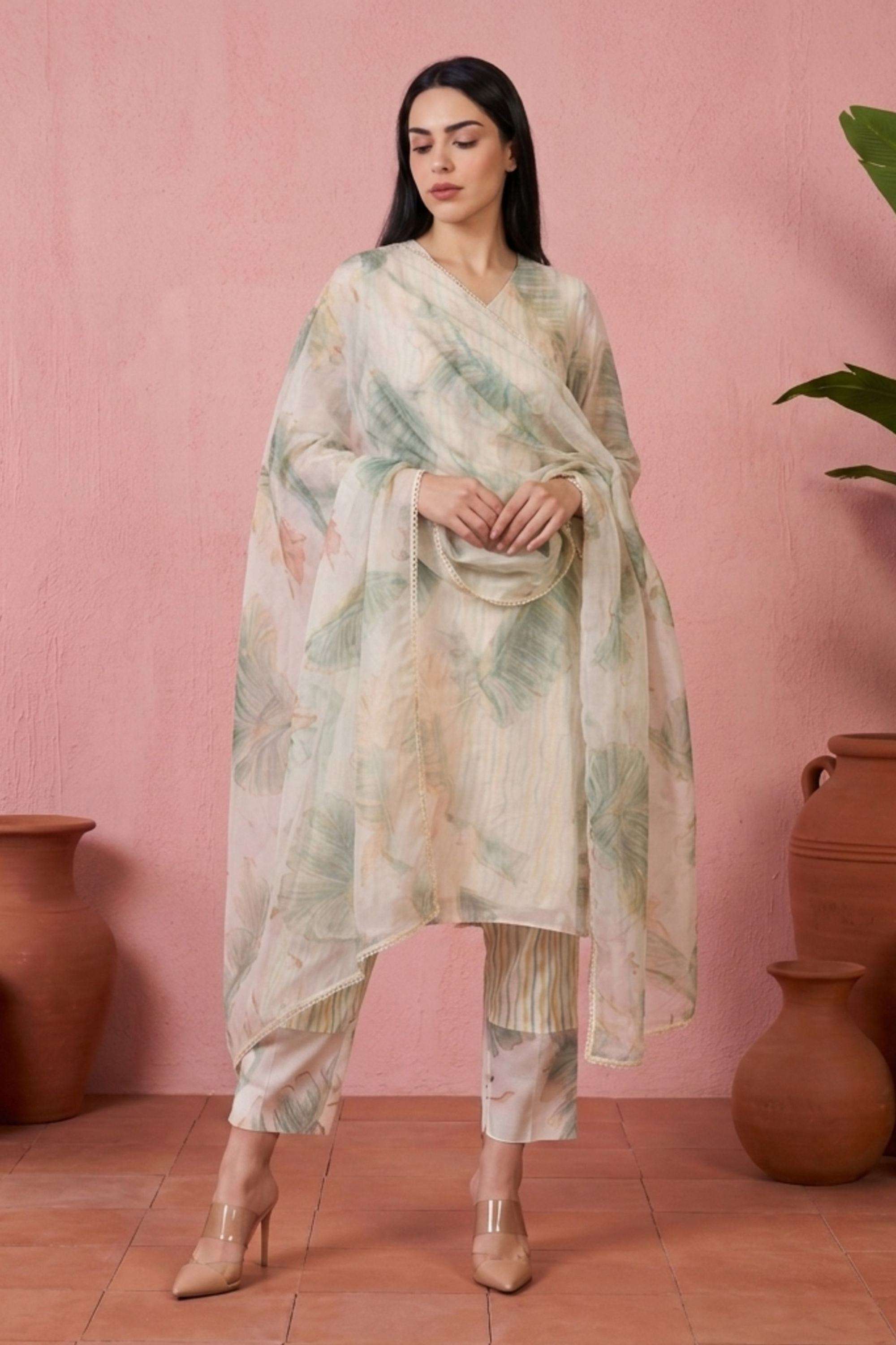 Textured-Blended-Fabric-V-Neck-Women-s-Festive-Wear-Kurta-Set