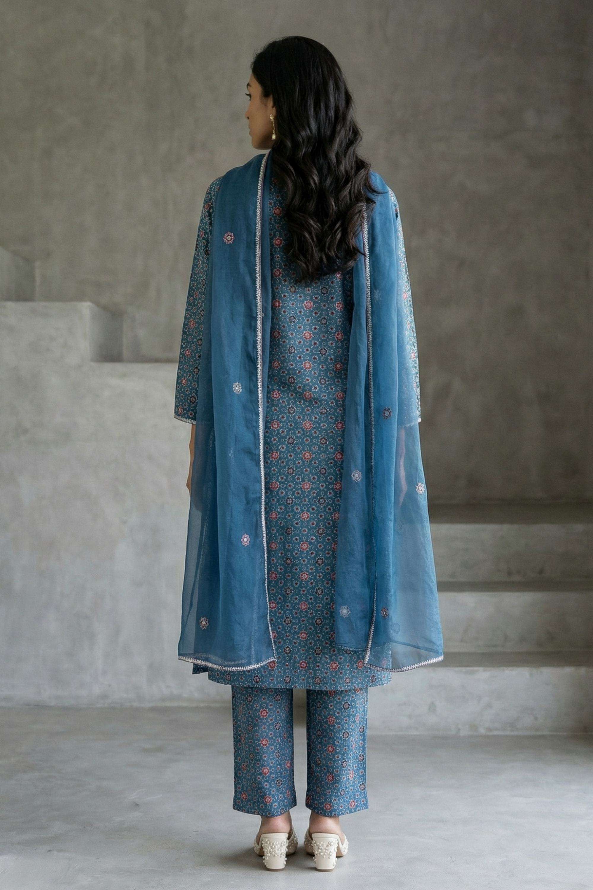 Floral-Blended-Fabric-V-Neck-Women-s-Ethnic-Kurta-Set