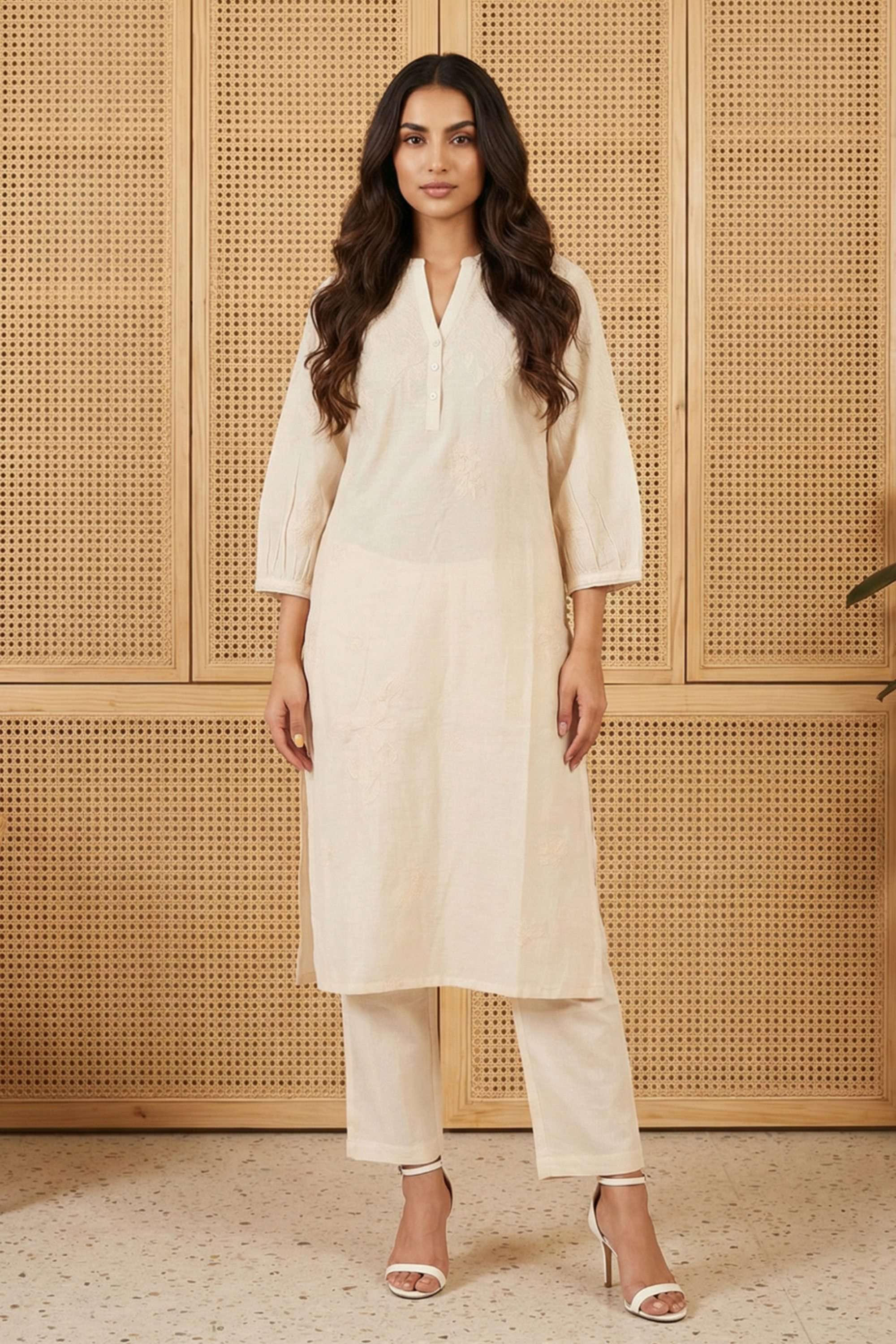 Embroidered-Blended-Fabric-Round-Neck-Women-s-Festive-Wear-Kurta-Set