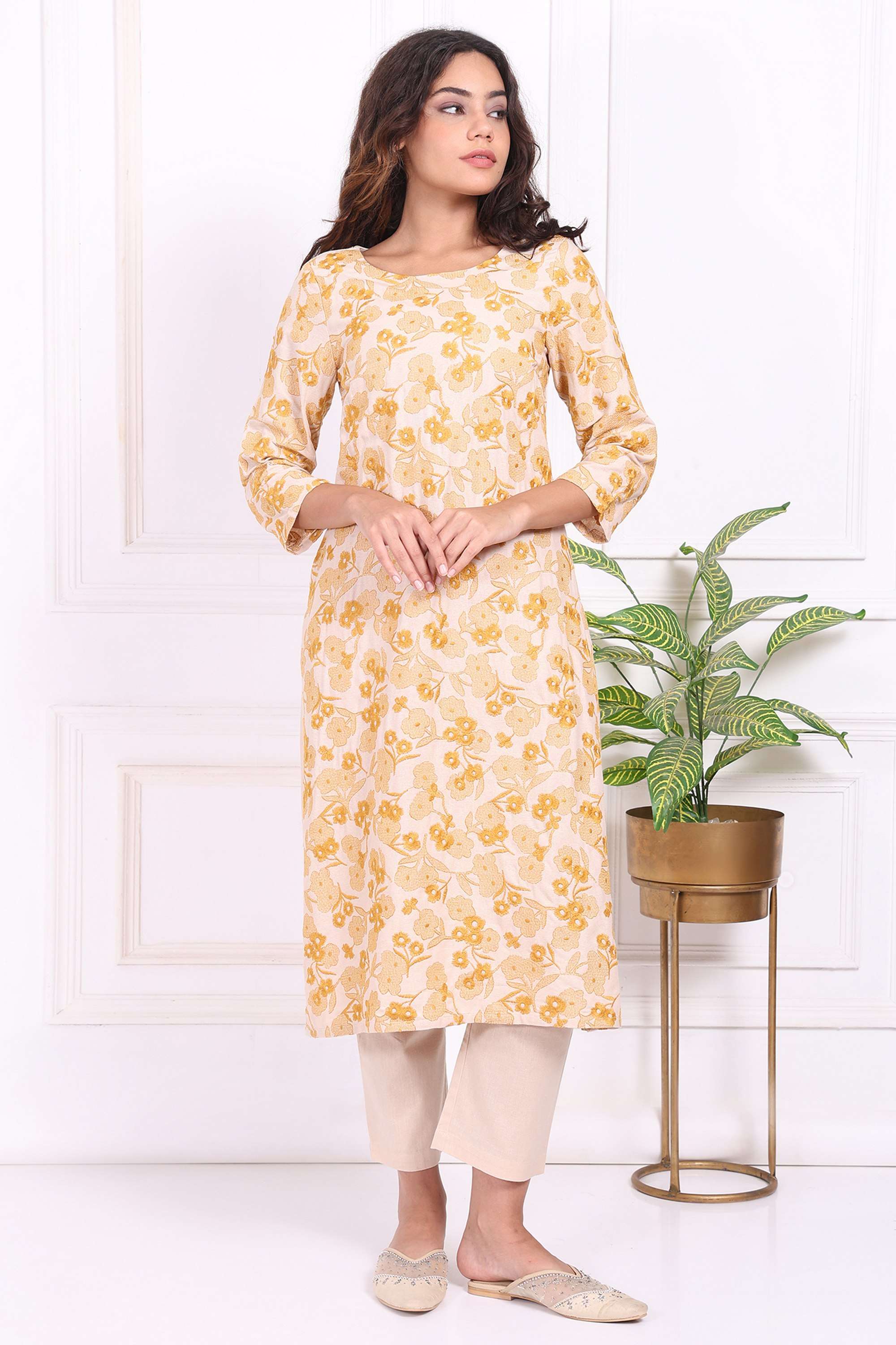 Printed-Round-Neck-Rayon-Women-Kurta-Set
