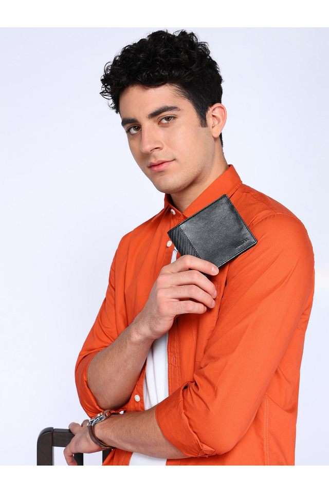 Buy Sassora Black Lara Solid Pure Leather Men's Wallet | Shoppers Stop
