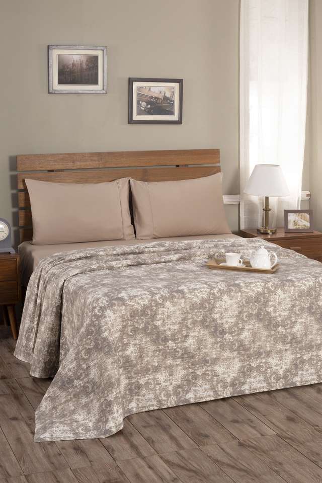 Hues-Rustic-Clash-Hyper-Graphic-318-GSM-Neutral-Print-Double-Bed-Cover