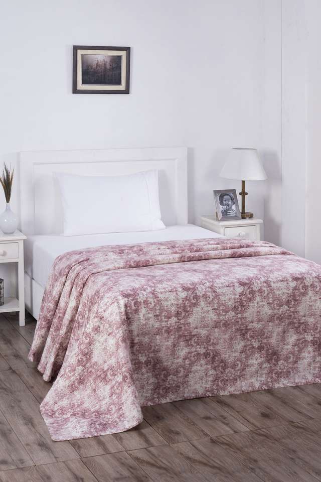 Hues-Rustic-Clash-Hyper-Graphic-318-GSM-Red-Print-Single-Bed-Cover