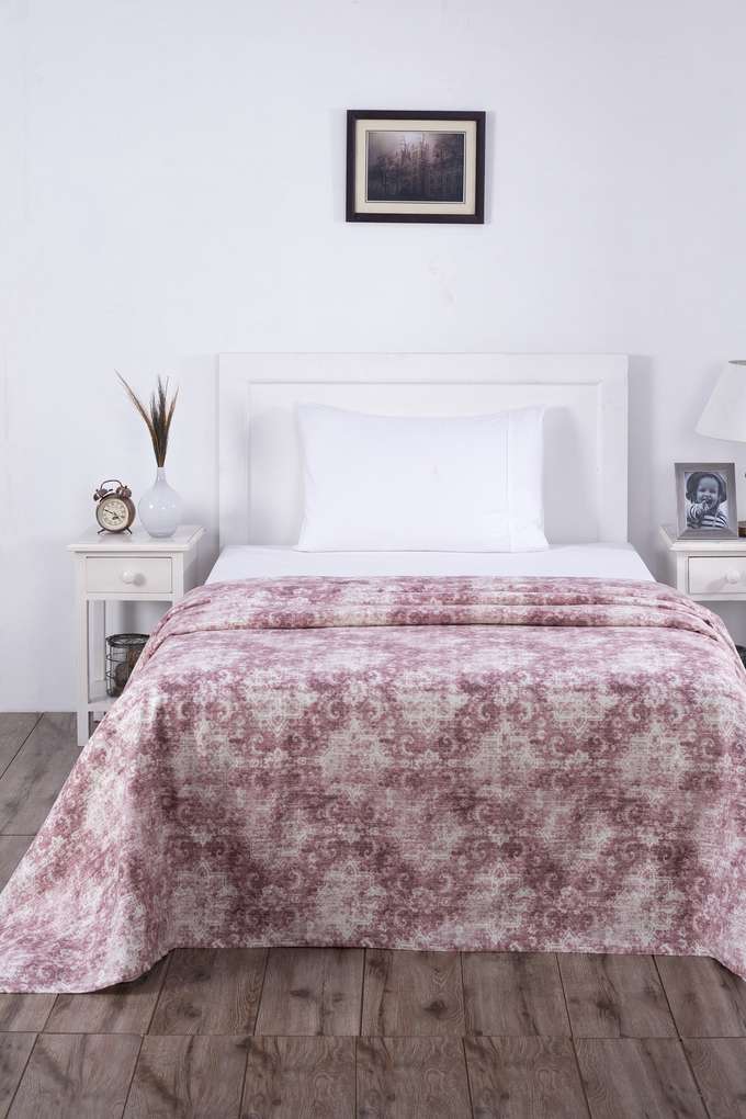 Hues-Rustic-Clash-Hyper-Graphic-318-GSM-Red-Print-Single-Bed-Cover