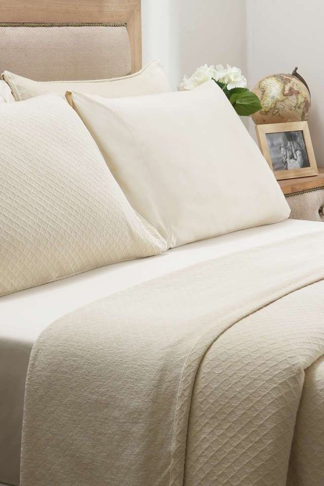 Colorart-Blaize-Solid-Weave-256-GSM-Cotton-Vanilla-Single-Bed-Cover