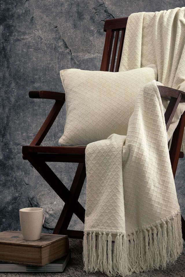 Colorart-Blaize-Solid-Weave-256-GSM-Cotton-Vanilla-Medium-Cushion-Cover