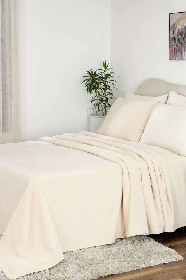 Colorart-325-GSM-Caroline-Vanilla-Double-Bed-Cover