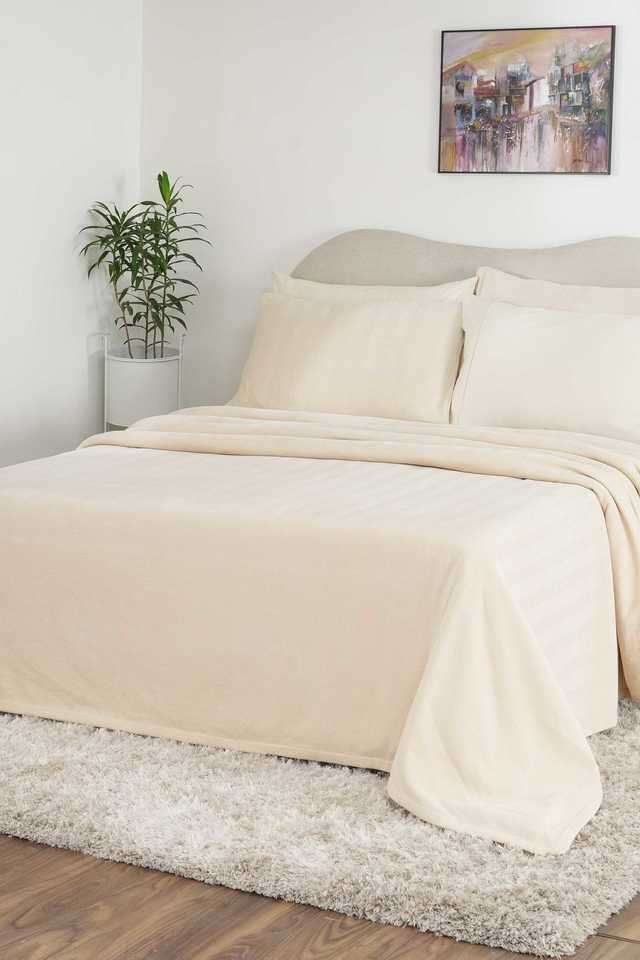 Colorart-325-GSM-Caroline-Vanilla-Double-Bed-Cover